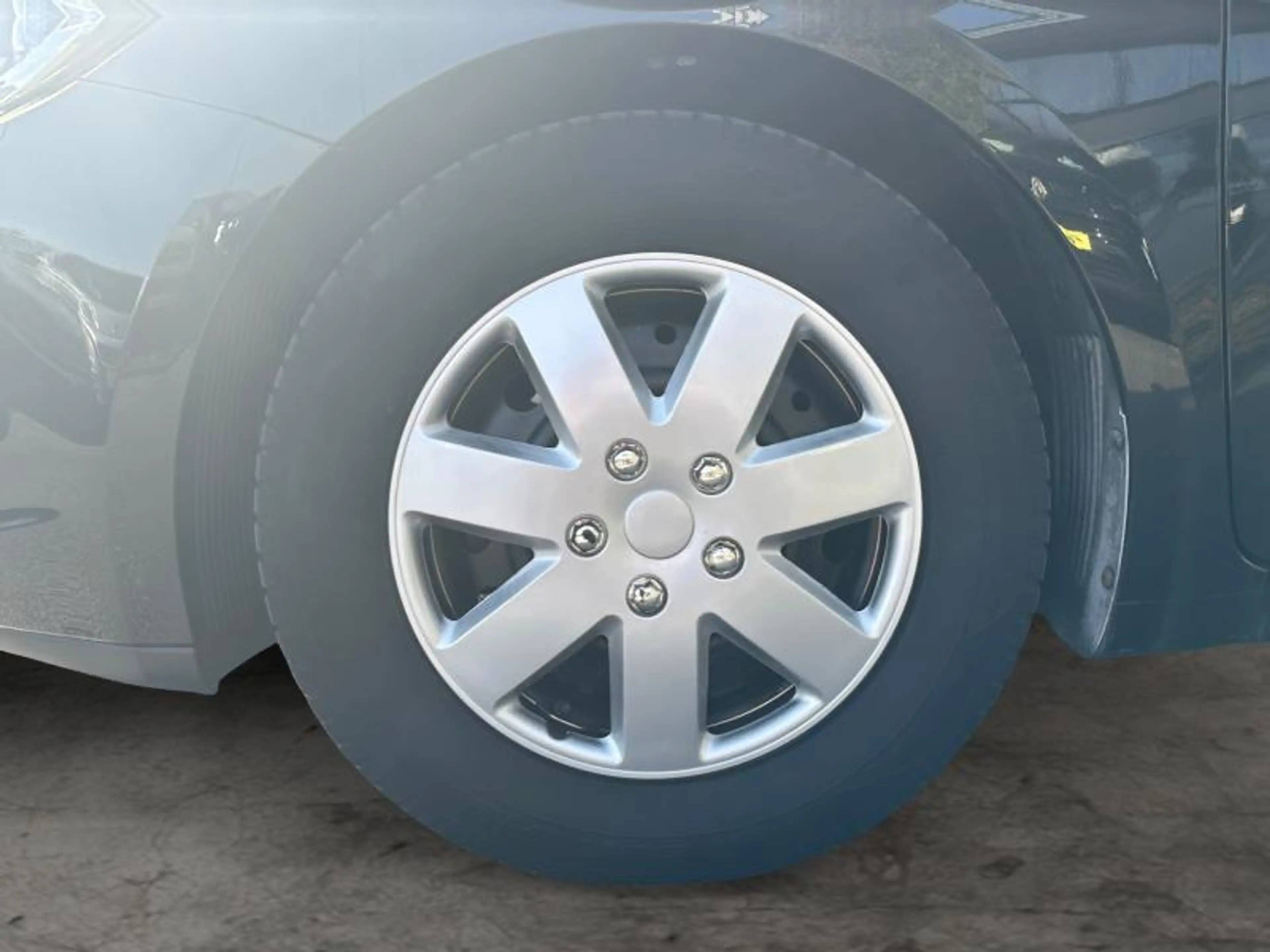 Kia Ceed / cee'd 1.4 99cv noir 02/16 Airco Cruise Bluetooth — photo 8