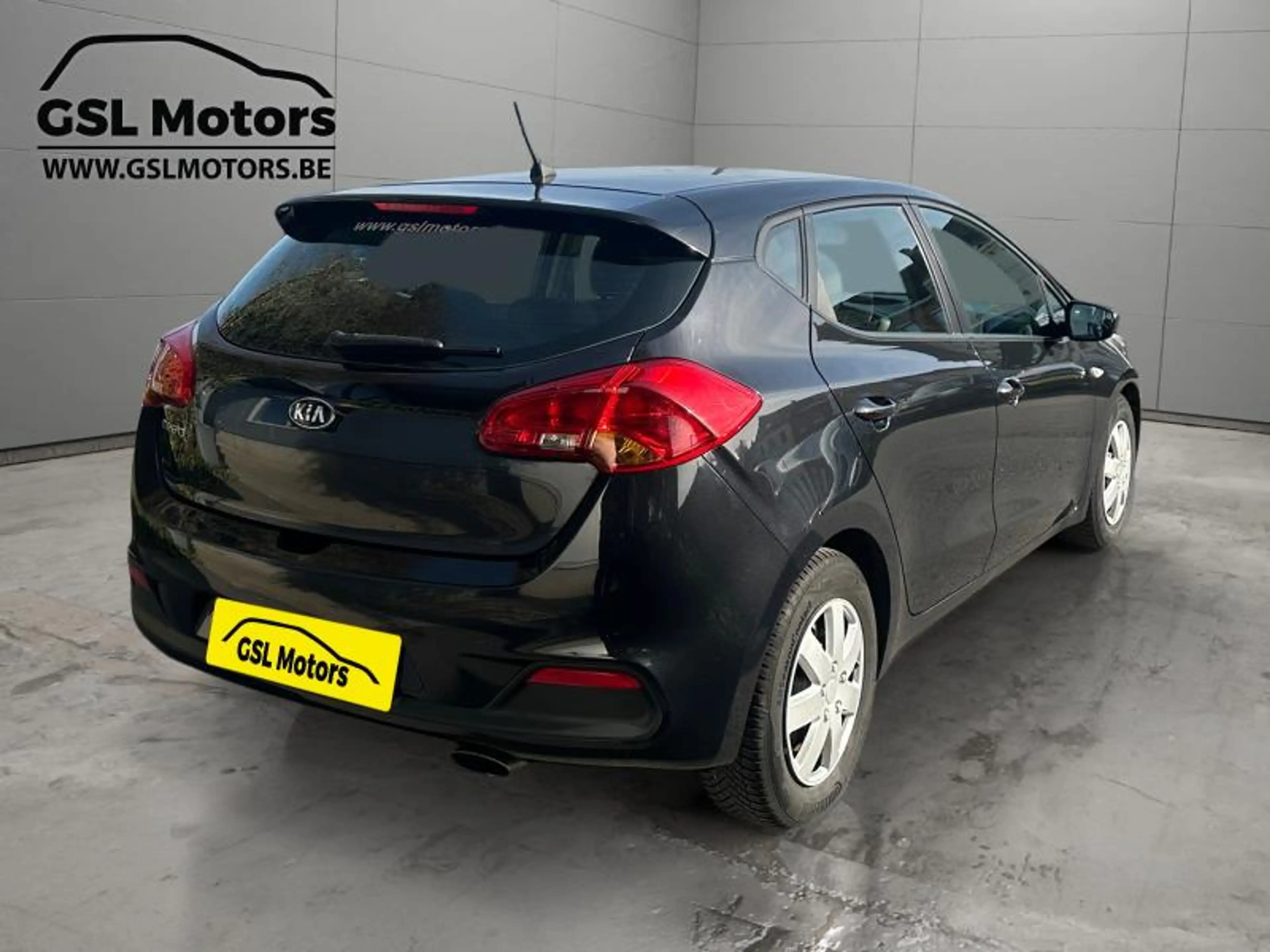 Kia Ceed / cee'd 1.4 99cv noir 02/16 Airco Cruise Bluetooth — photo 4