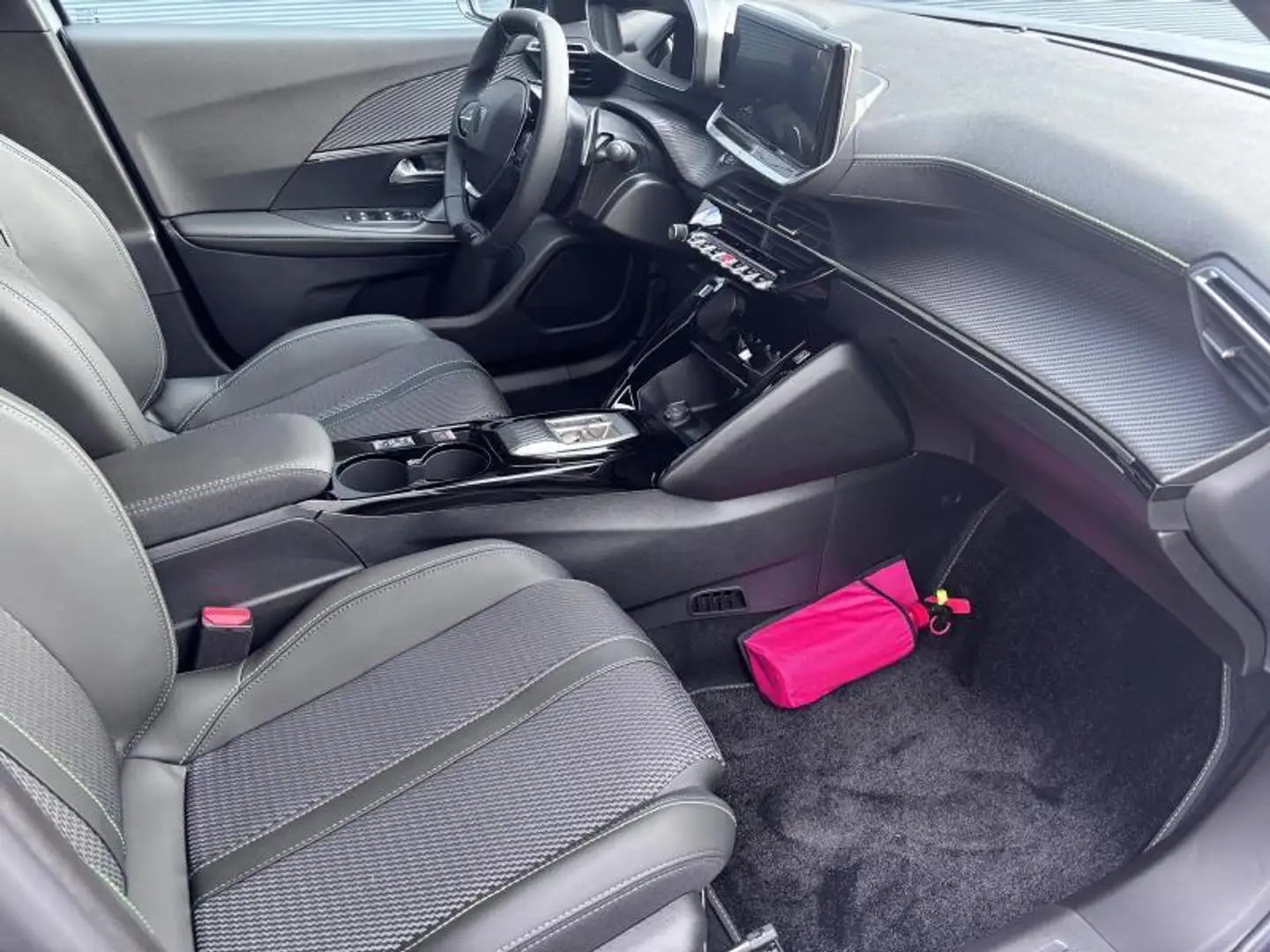 Peugeot 2008 GT / MHEV / E-DSC6 / Hybrid Grijs - 2