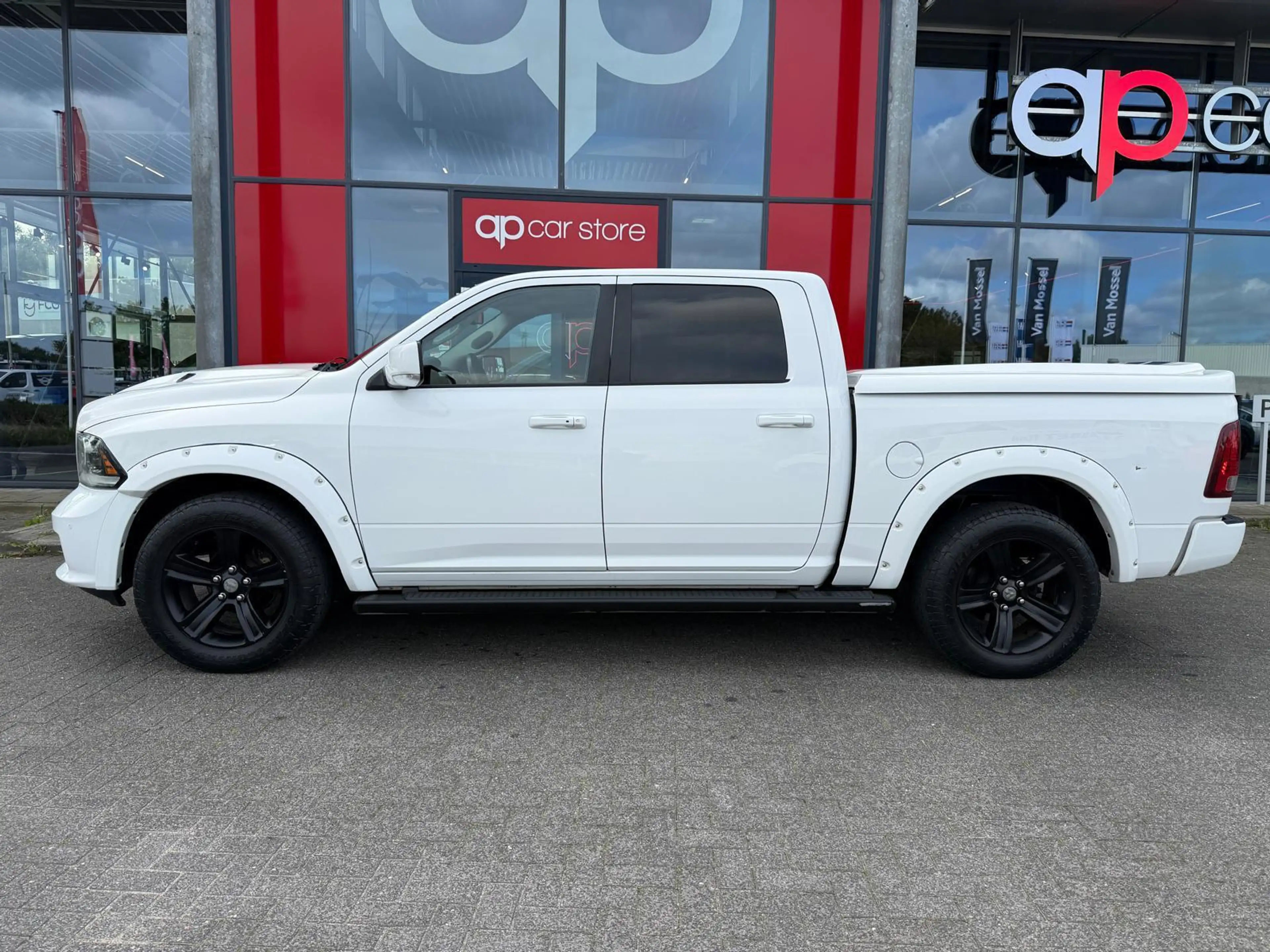 Dodge RAM 1500 5.7 V8 Quad Cab 6'4 | Panorama | Camera | Sto — photo 6