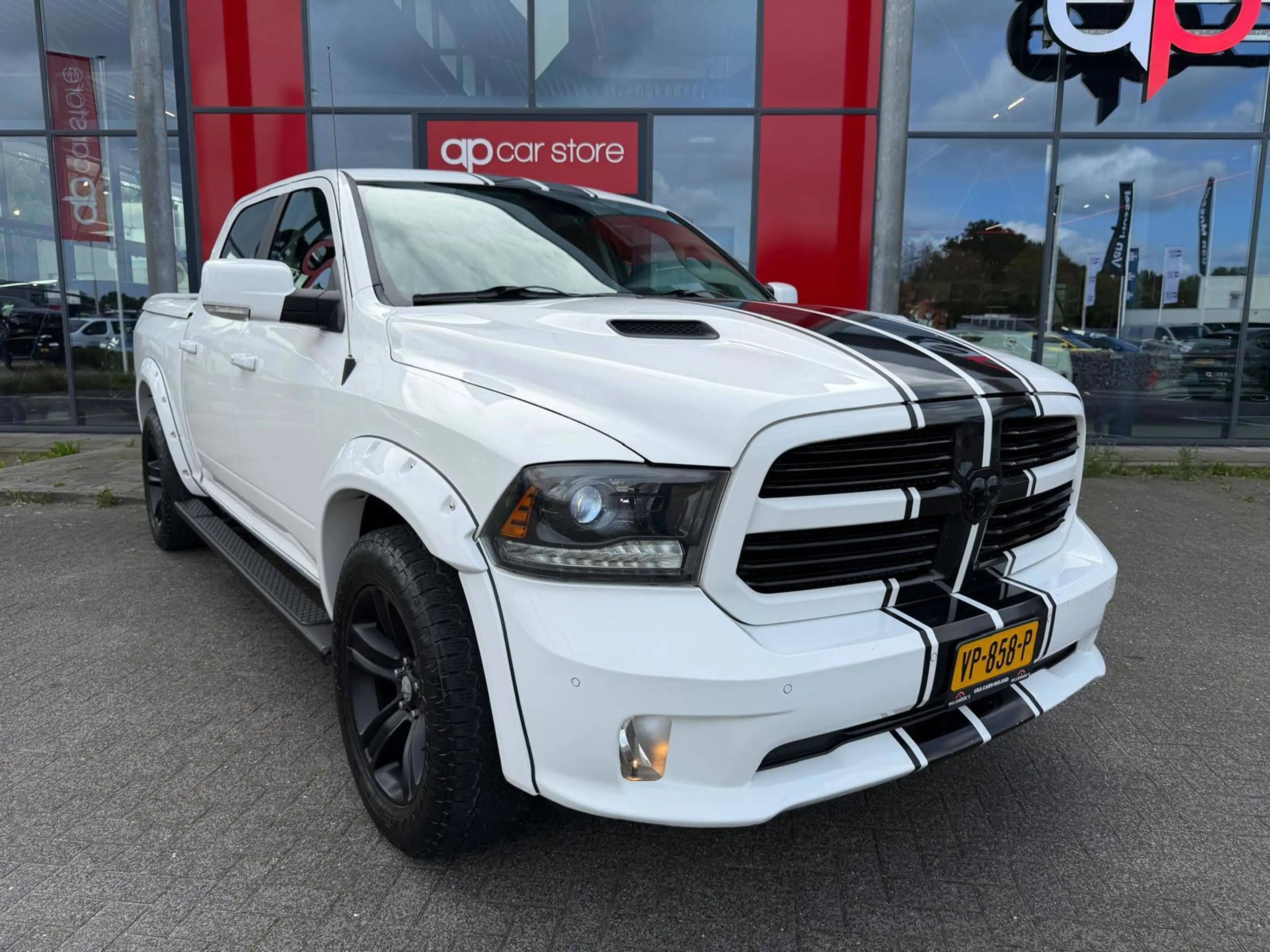 Dodge RAM 1500 5.7 V8 Quad Cab 6'4 | Panorama | Camera | Sto — photo 3