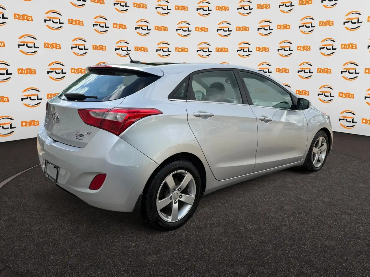 Hyundai ELANTRA снимка Hyundai ELANTRA