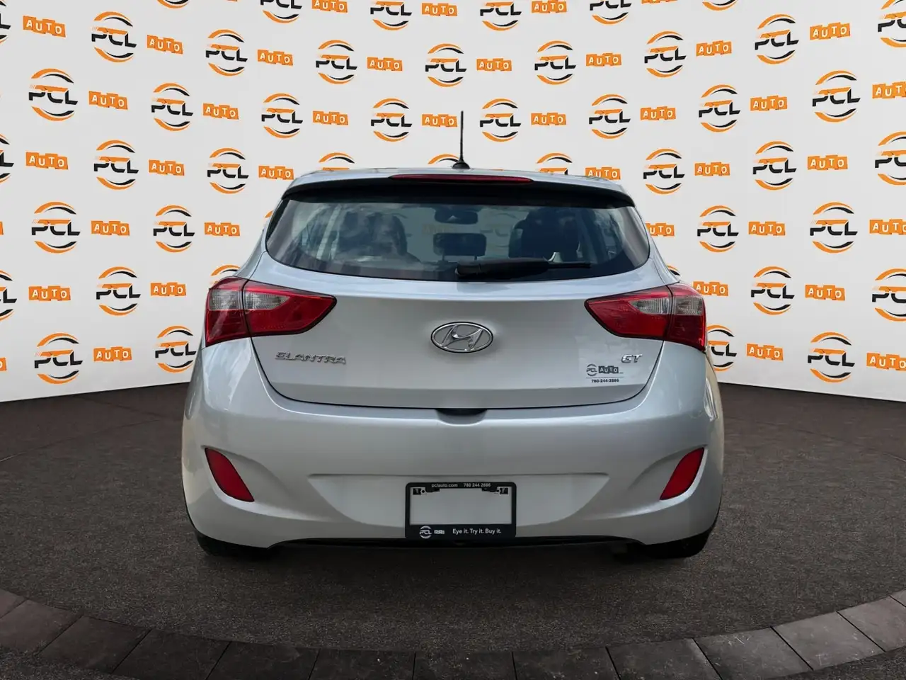 Hyundai ELANTRA снимка Hyundai ELANTRA