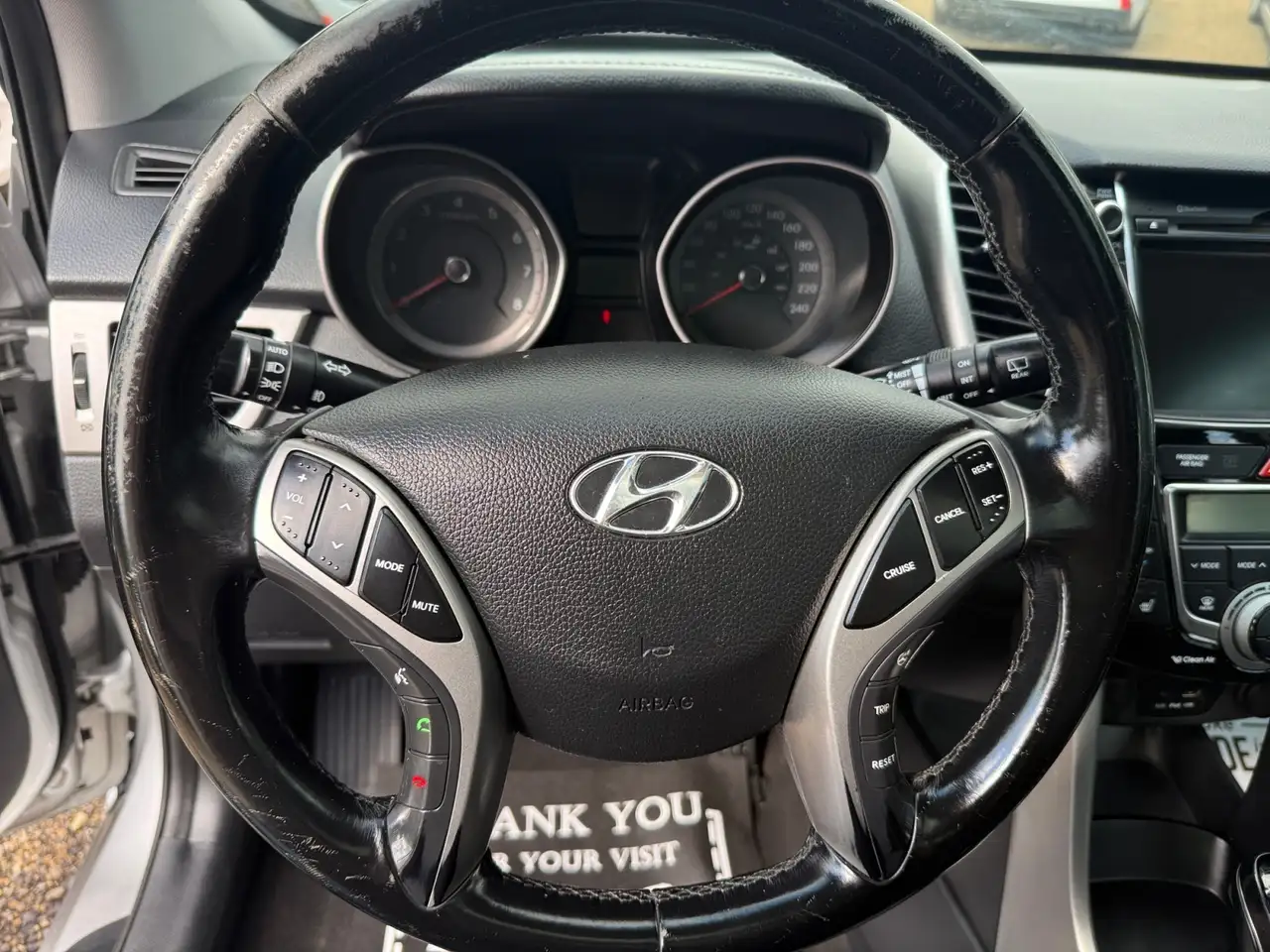 Hyundai ELANTRA снимка Hyundai ELANTRA
