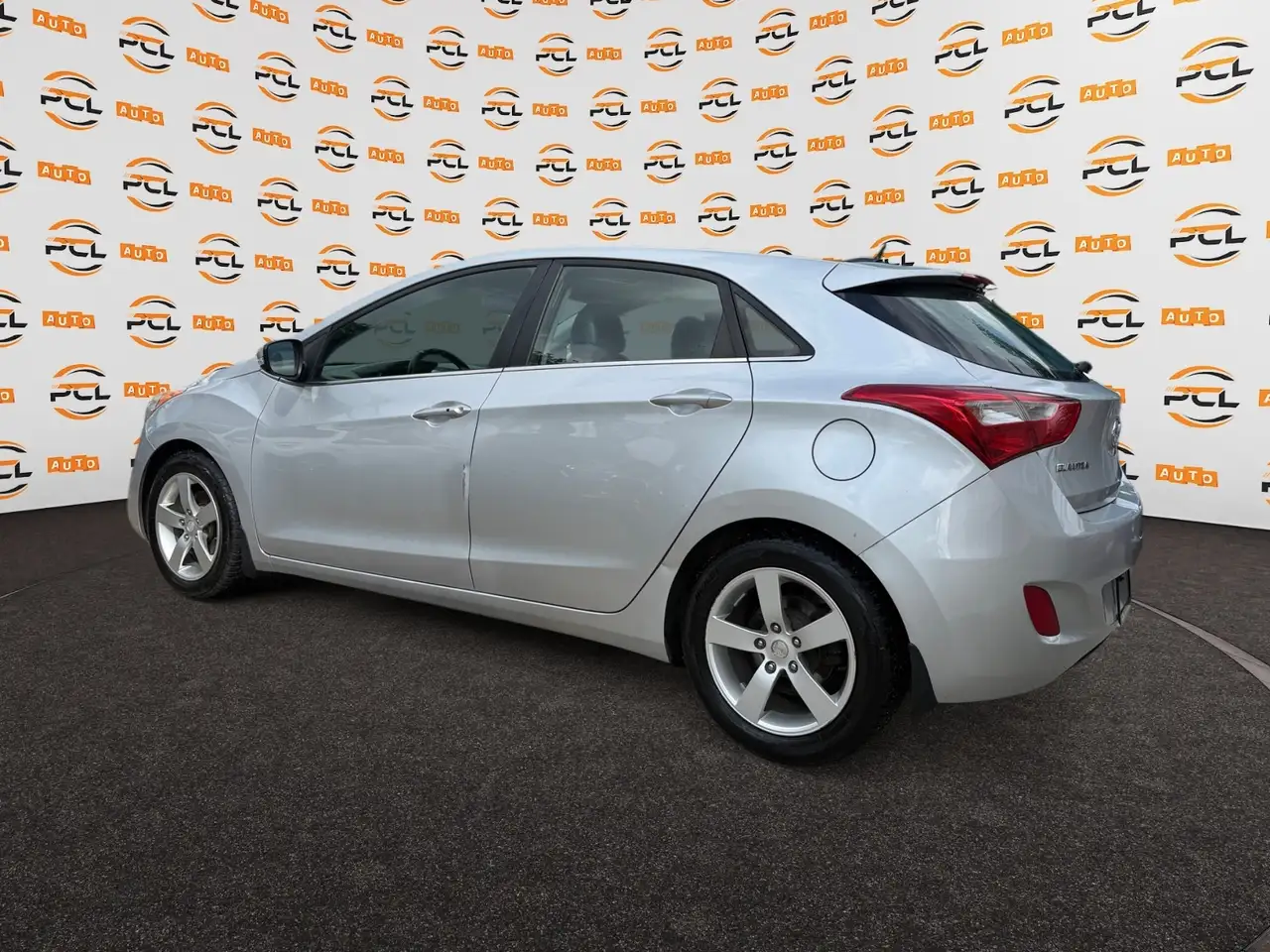 Hyundai ELANTRA снимка Hyundai ELANTRA