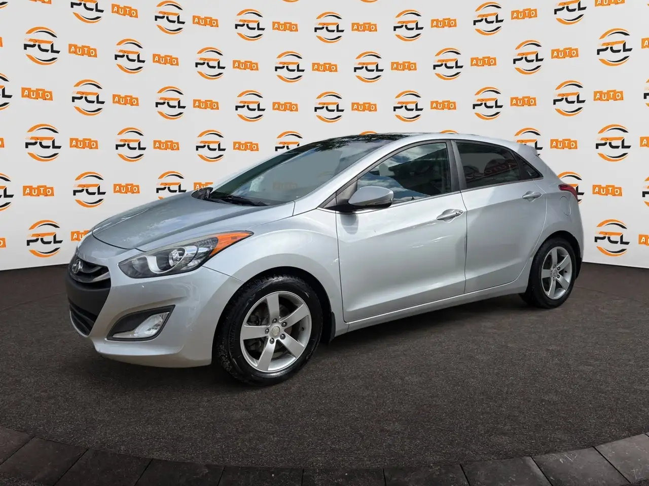 Hyundai ELANTRA снимка Hyundai ELANTRA