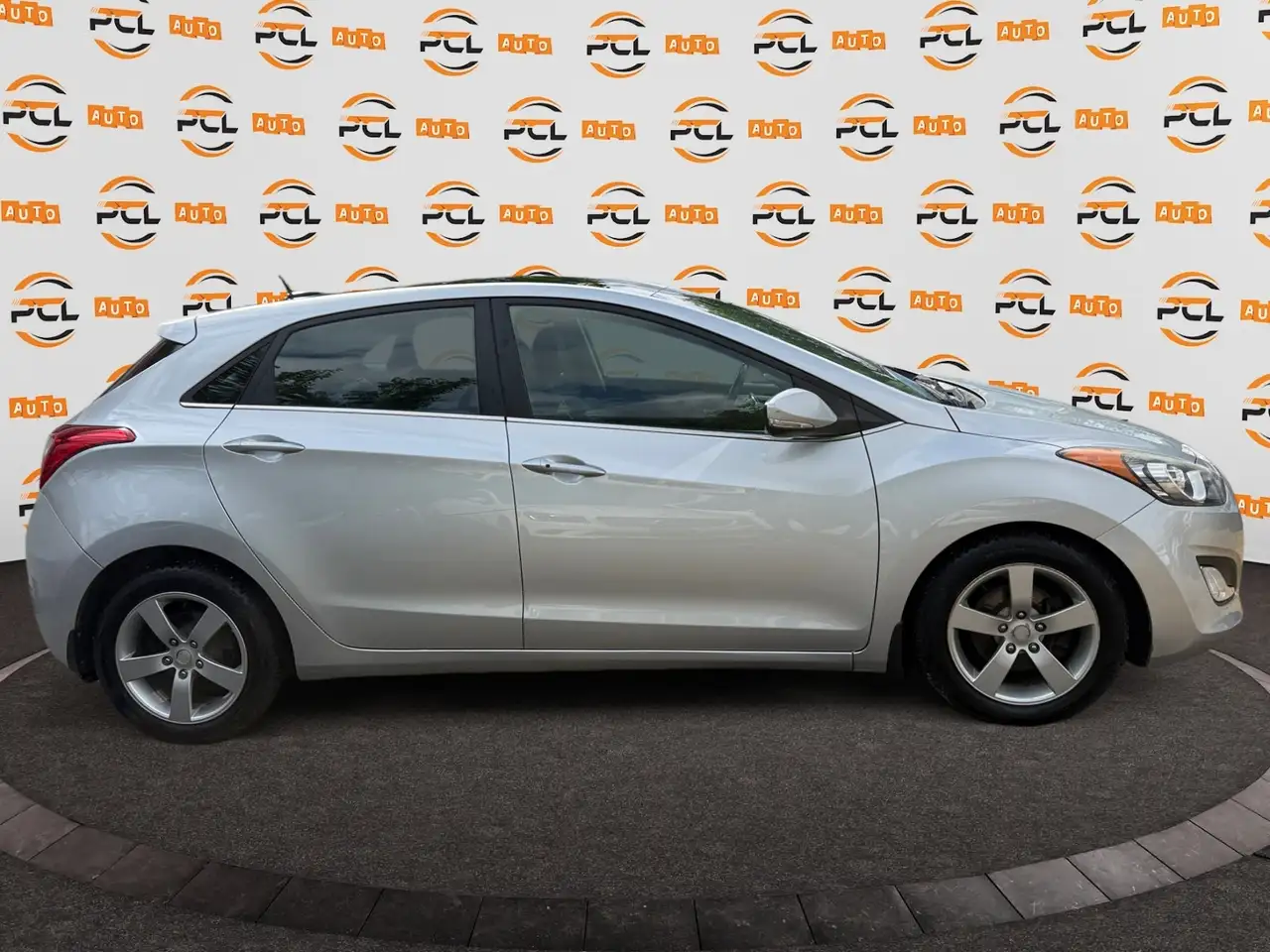 Hyundai ELANTRA снимка Hyundai ELANTRA
