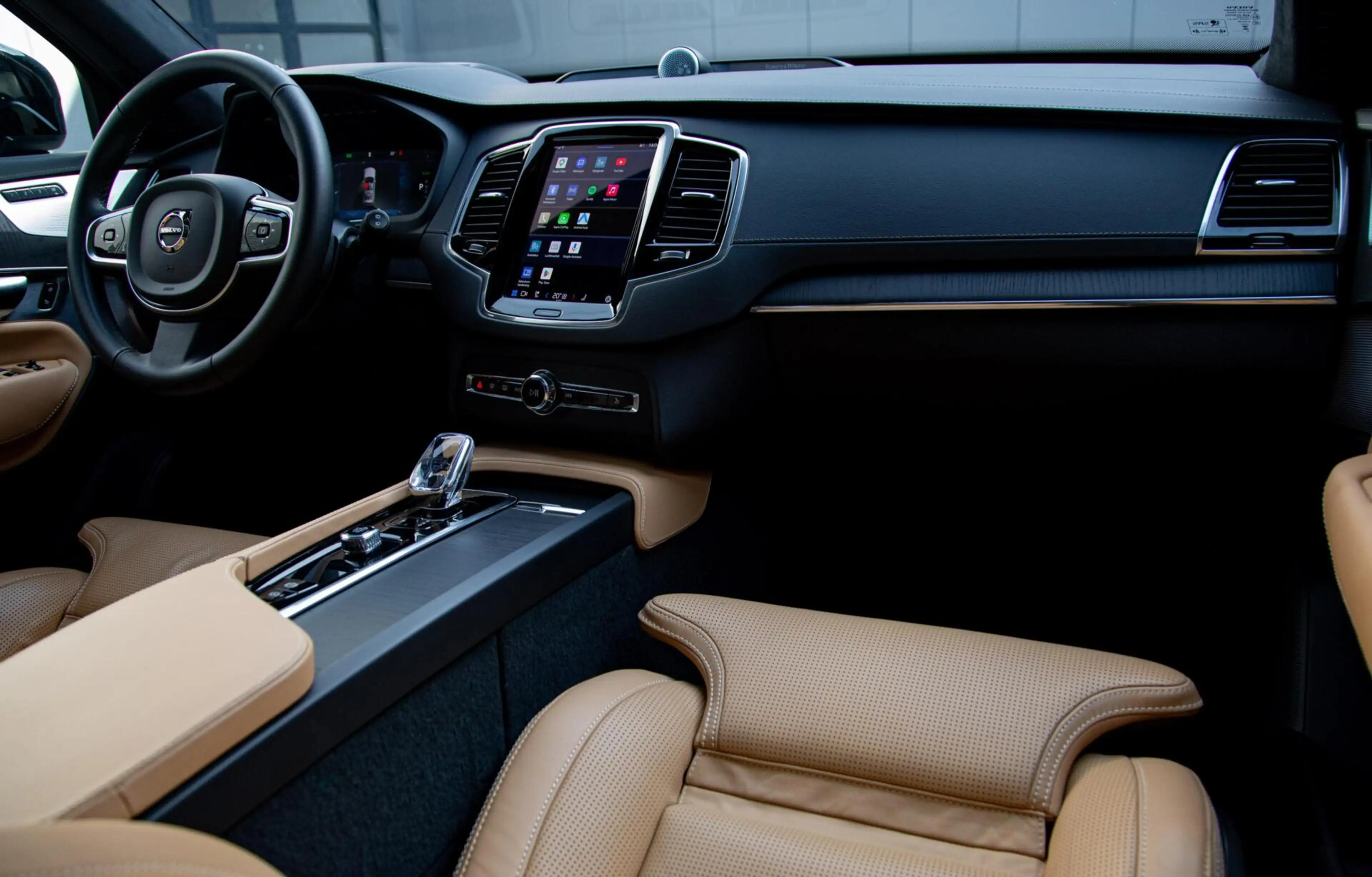 Volvo XC90 2.0 T8 Plug-in hybrid AWD Ultra Dark |Full Option| — photo 10