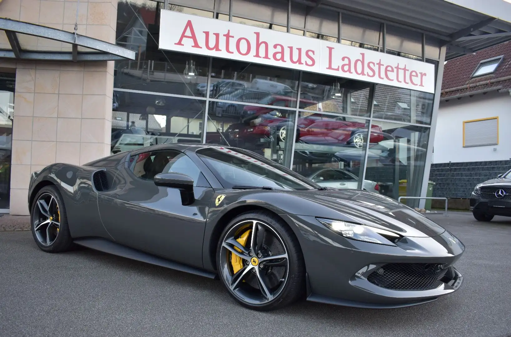 Ferrari 296 GTS *Carbon*JBL*Racing*Lift*Daytona*Diamant* Grau - 1