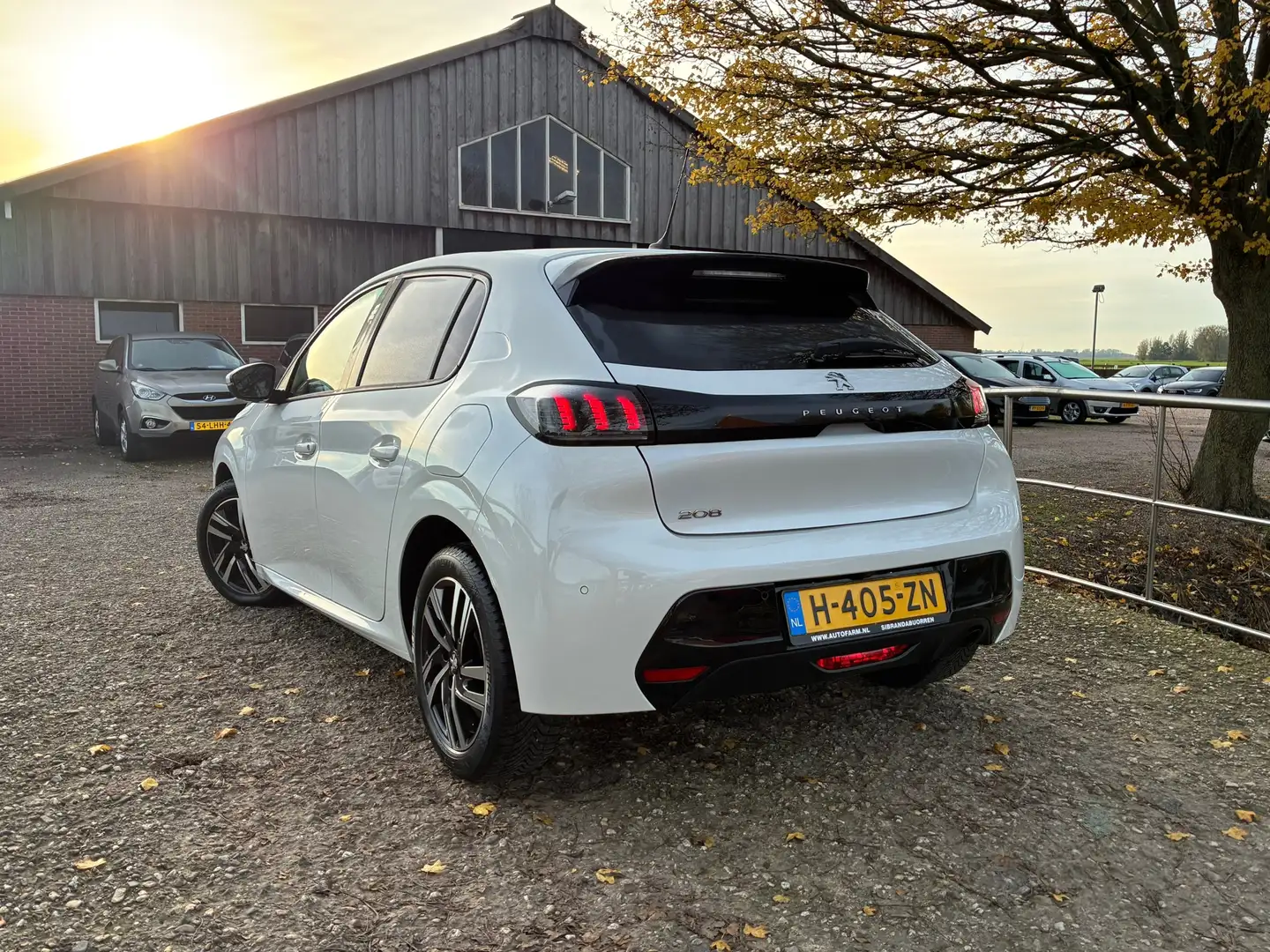 Peugeot 208 1.5 BlueHDi Blue Lease Allure | Virtual + Carplay Wit - 2