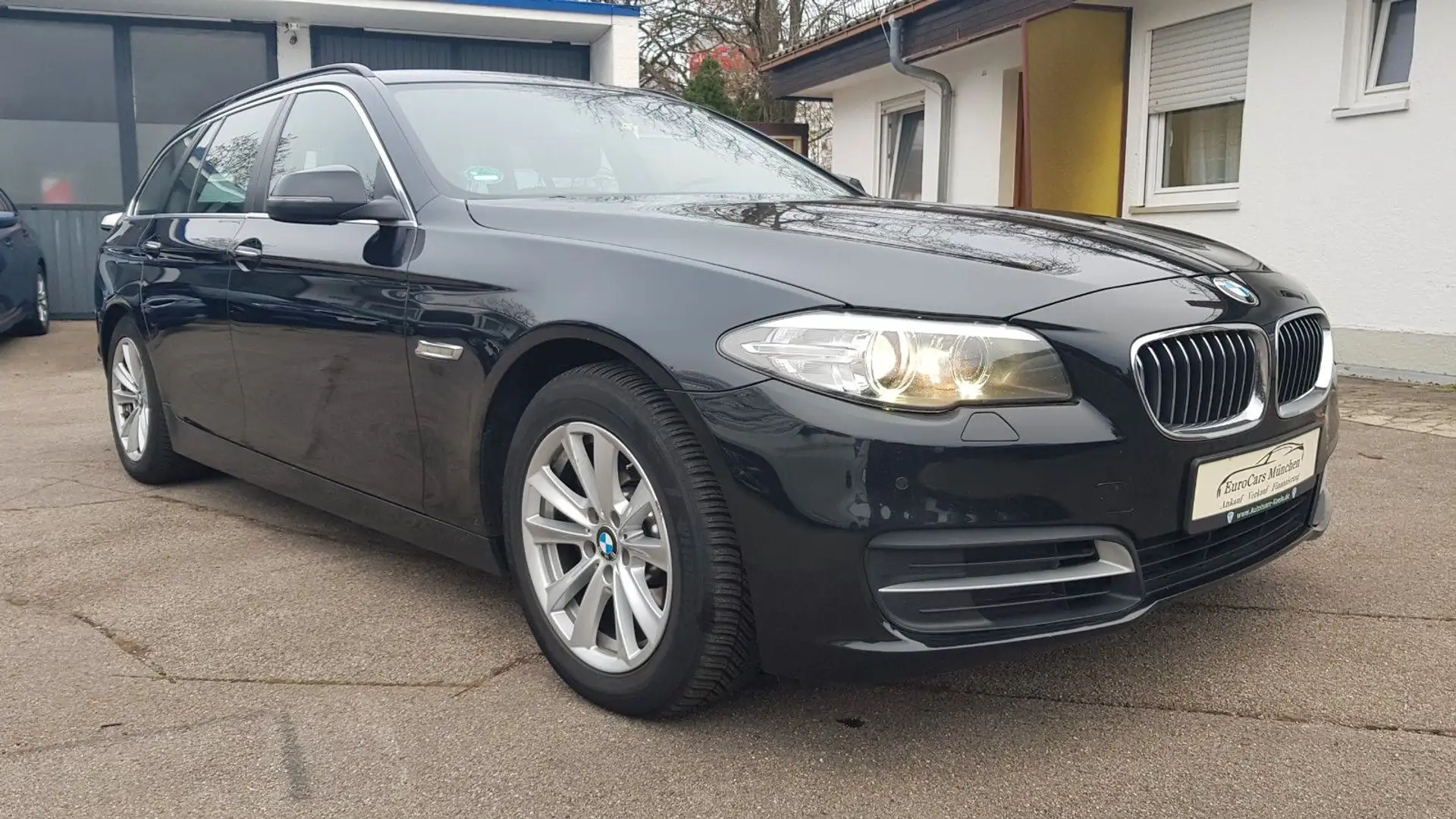 BMW 520 d Touring aut. ~ XENON ~ AHK ~ NAVI Noir - 1