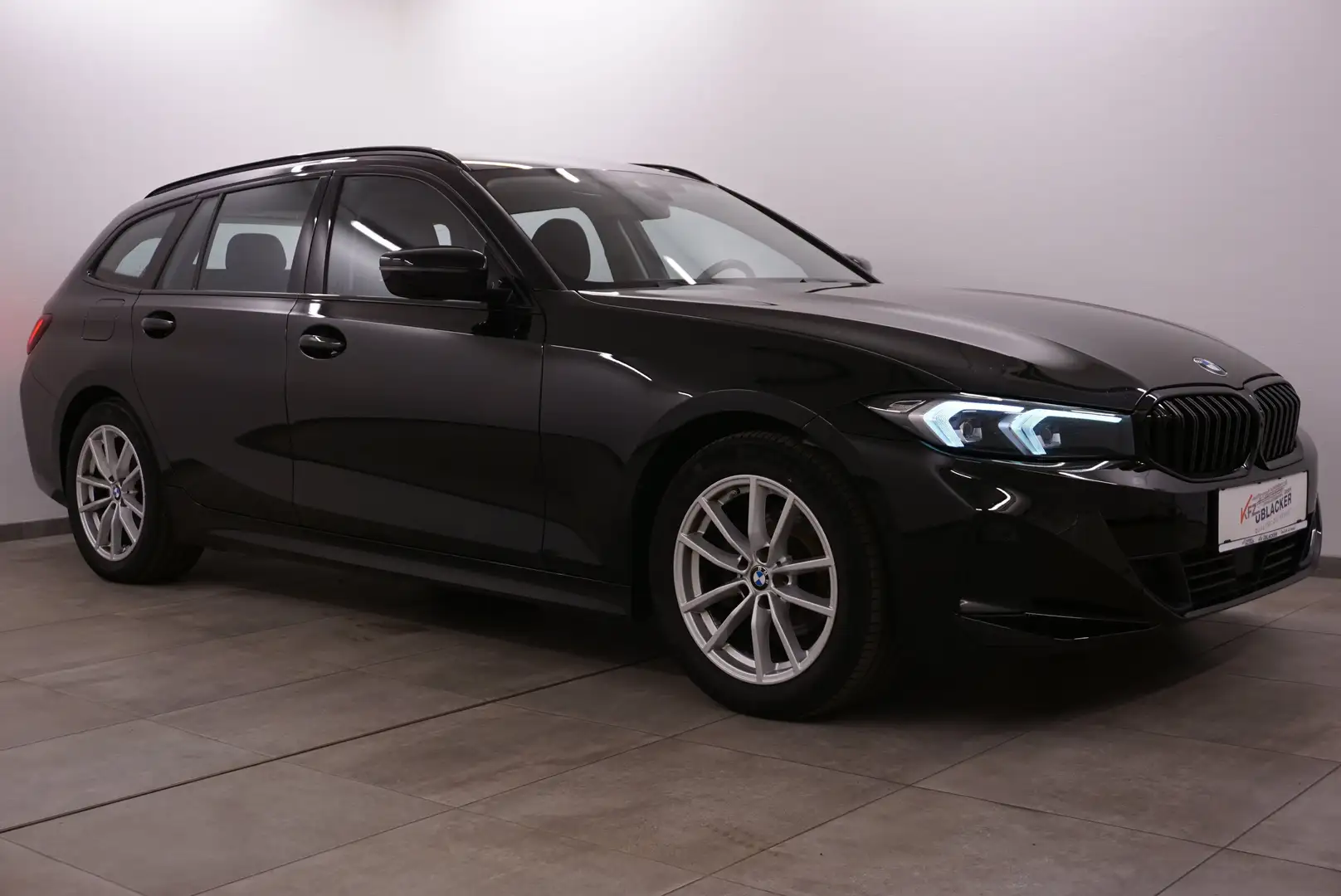 BMW 318 d // Abstandstempomat // Anhängervorrichtung Schwarz - 1