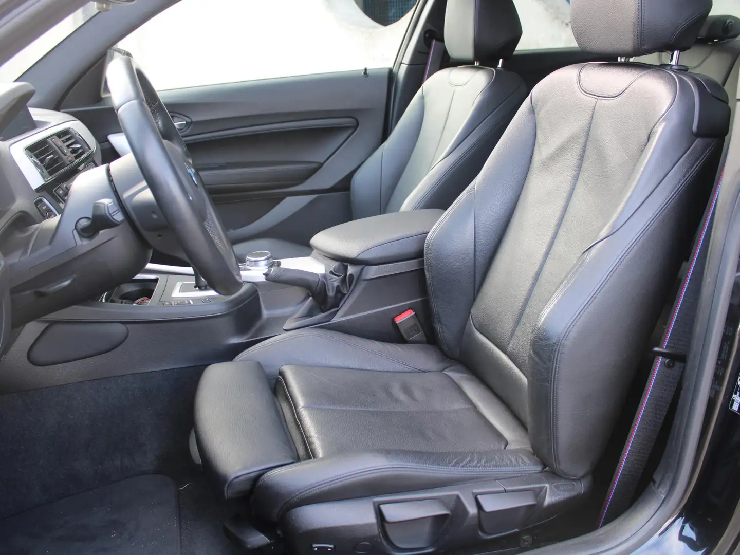 BMW 218 2-serie Coupé 218i High Executive Edition | M SPOR Zwart - 2