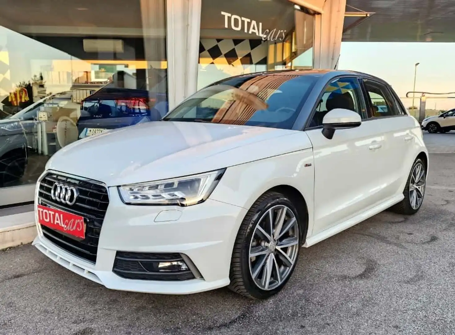 Audi A1 SPB 1.0 TFSI ultra S-line IDEALE PER NEO PATENTATI Bianco - 1