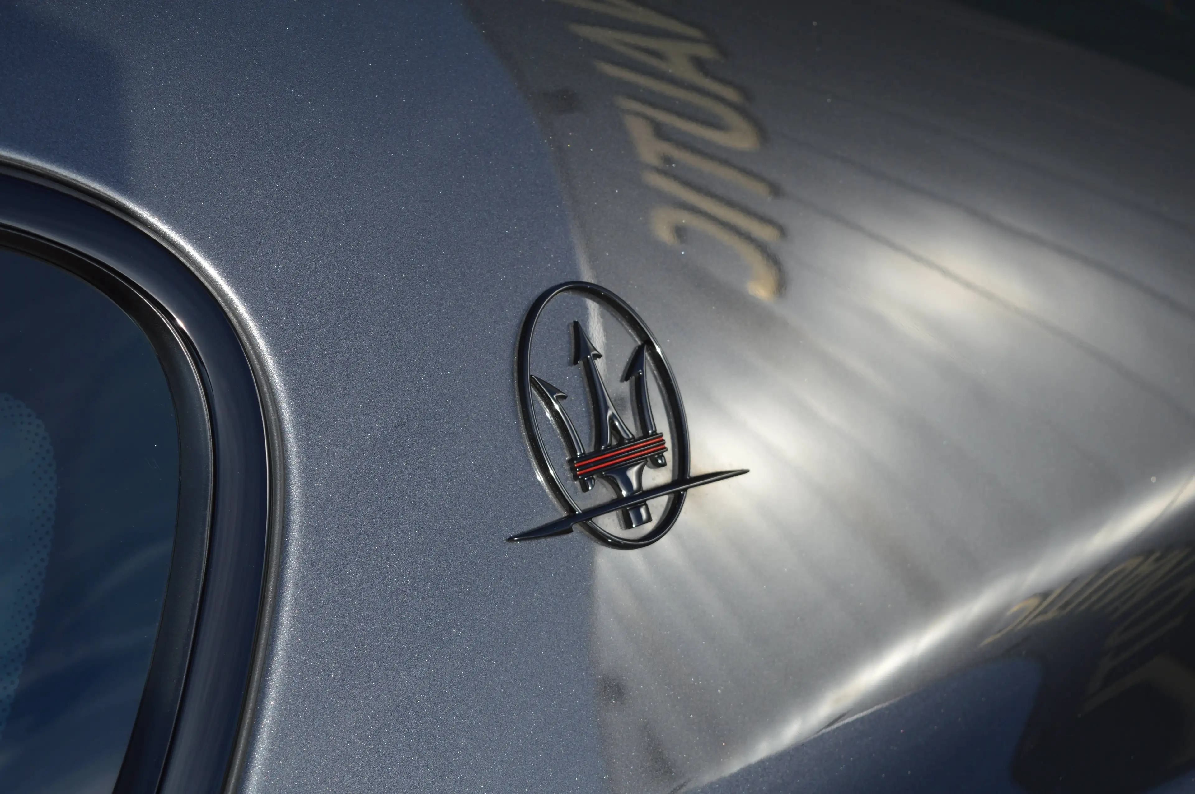 Maserati GranTurismo MC 4.7i V8 - 19.000 km - REAL MC - Full option — photo 9
