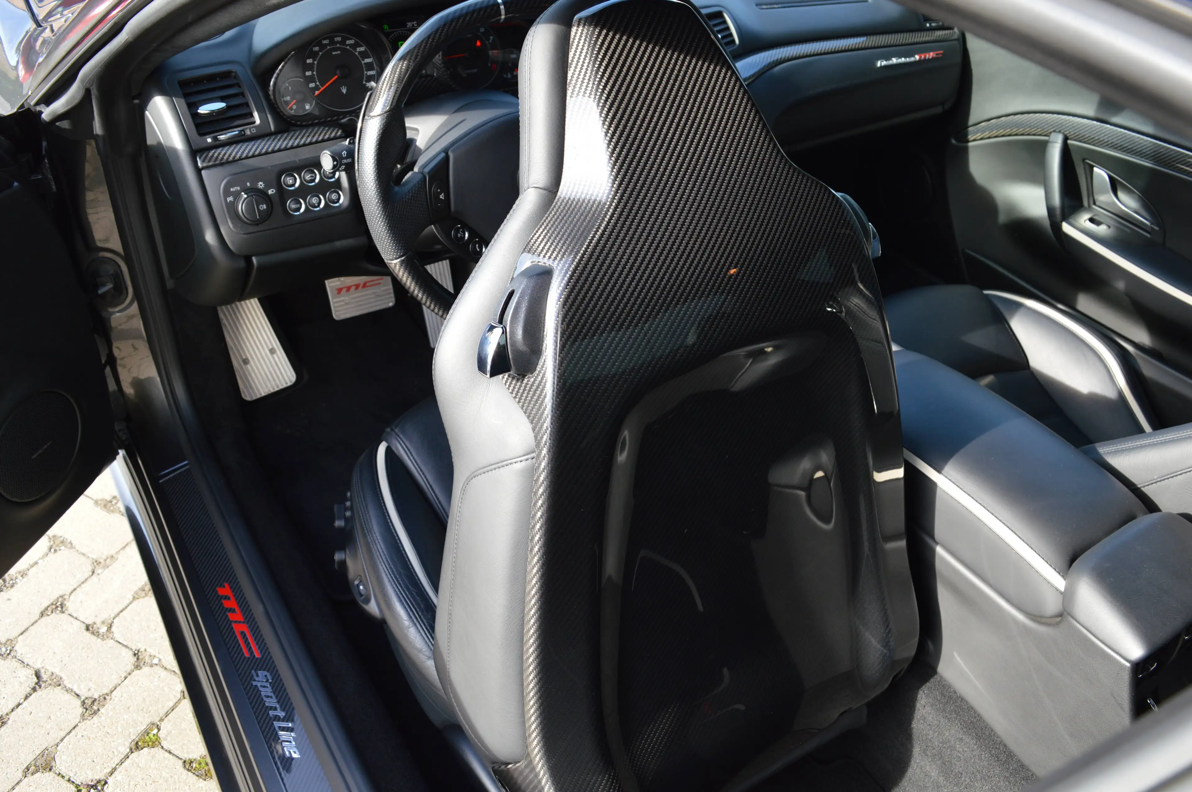 Maserati GranTurismo MC 4.7i V8 - 19.000 km - REAL MC - Full option — photo 14