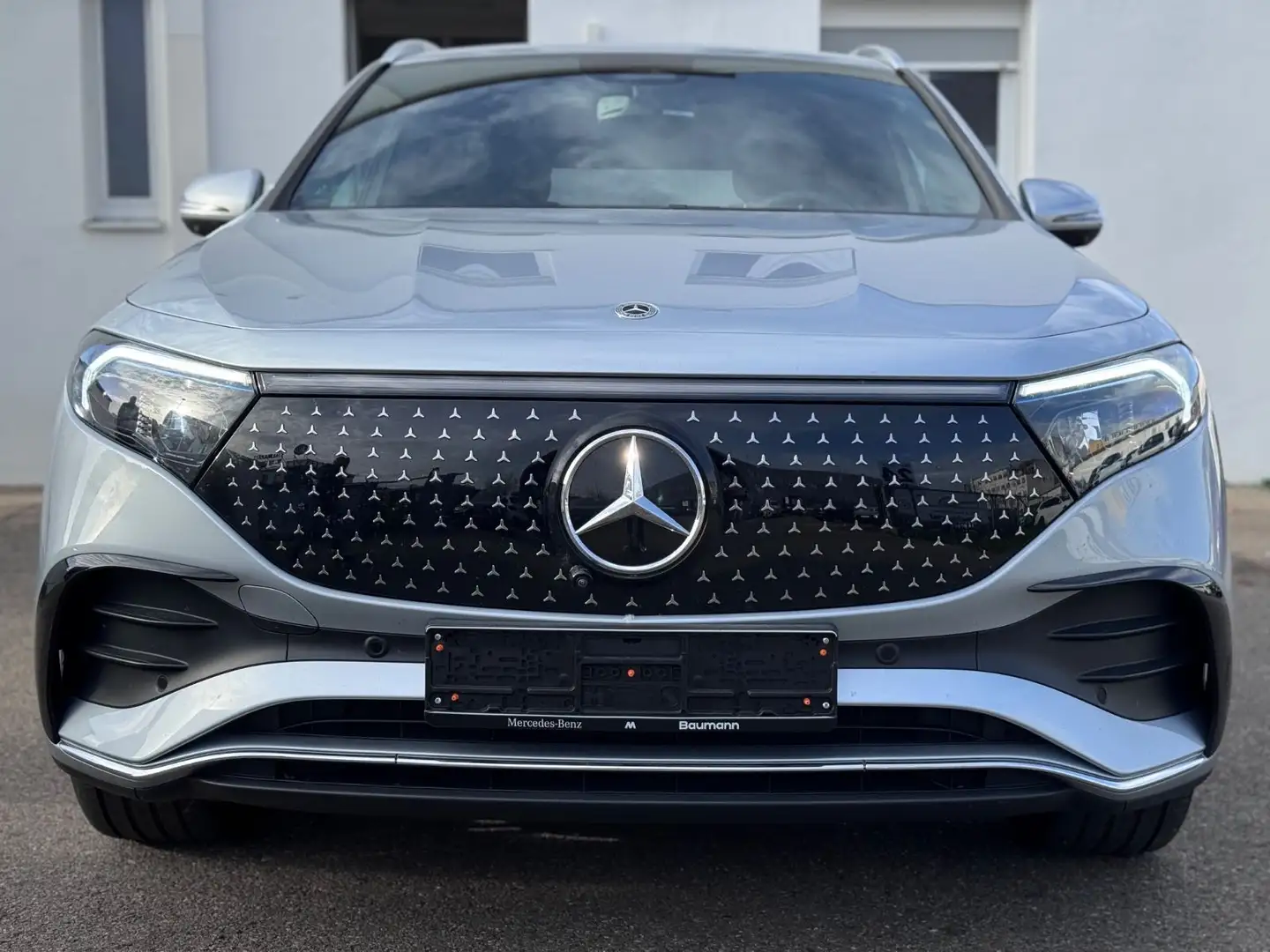 Mercedes-Benz EQA 350 4Matic*AMG*AHK*360°*WINTER*KEYLESS*MEDIA Silber - 2