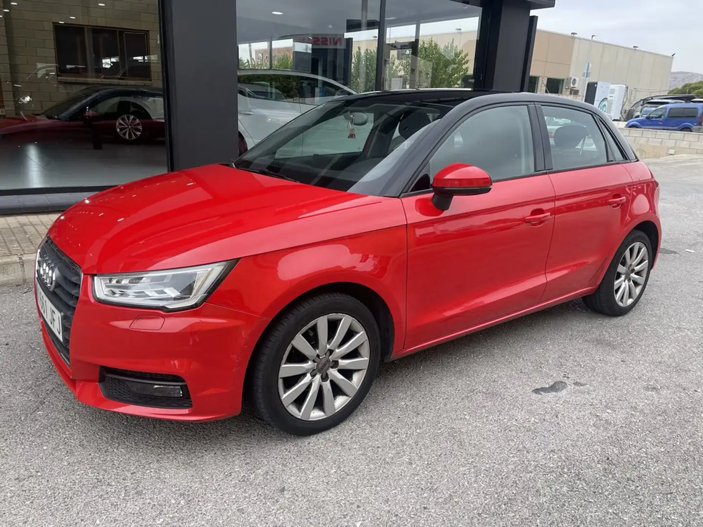 Audi A1 Sportback 1.4 TDI 90CV ultra Adrenalin Rojo - 1