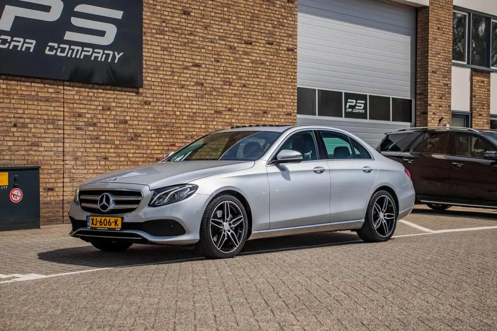 Mercedes-Benz E 250 Pano, Half Leder, Sfeerverlichting Grijs - 2