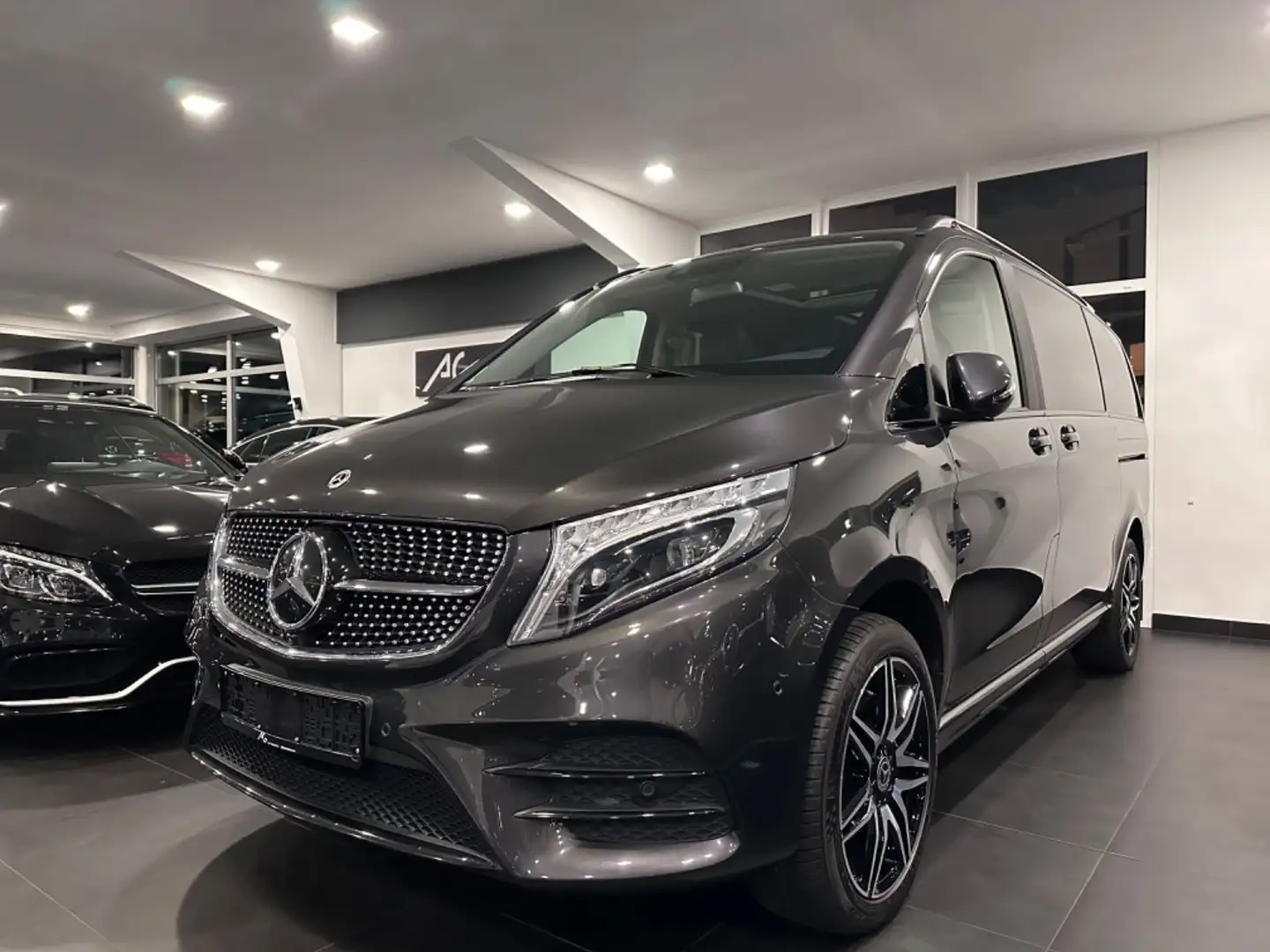 Mercedes-Benz V 300 d AVANTGARDE*AMG*4MATIC*AIRMATIC*KONSOLE* Gris - 1