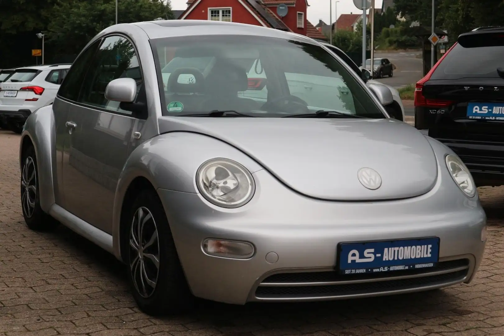 Volkswagen New Beetle *2.HD/PANO/KLIMA/HU/AU BIS 10/26* Plateado - 1