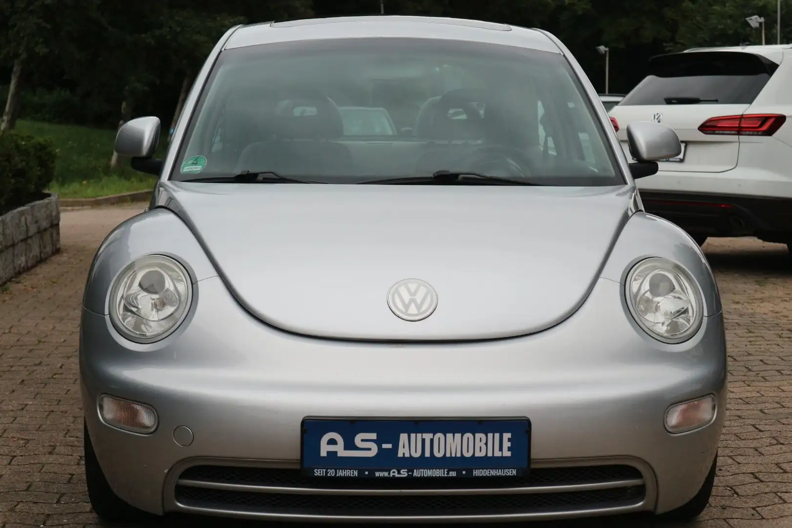 Volkswagen New Beetle *2.HD/PANO/KLIMA/HU/AU BIS 10/26* Plateado - 2