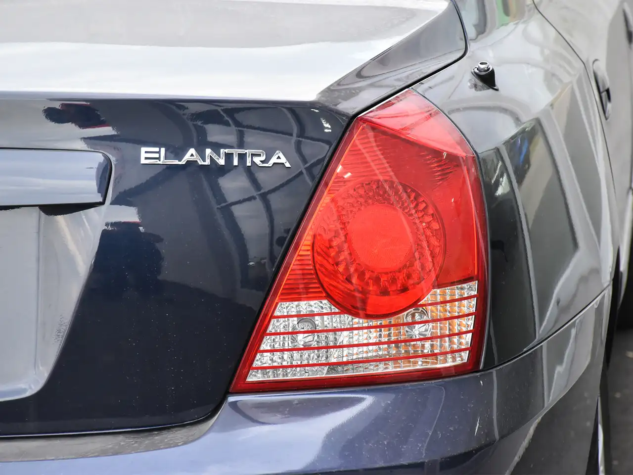 Hyundai ELANTRA fotografie Hyundai ELANTRA