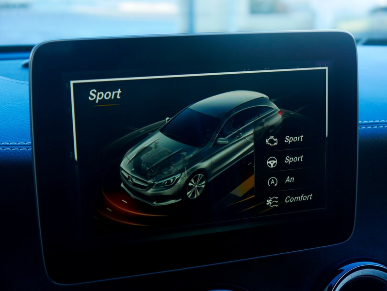 Mercedes-Benz CLA 180 Shooting Brake AMG Line — photo 14