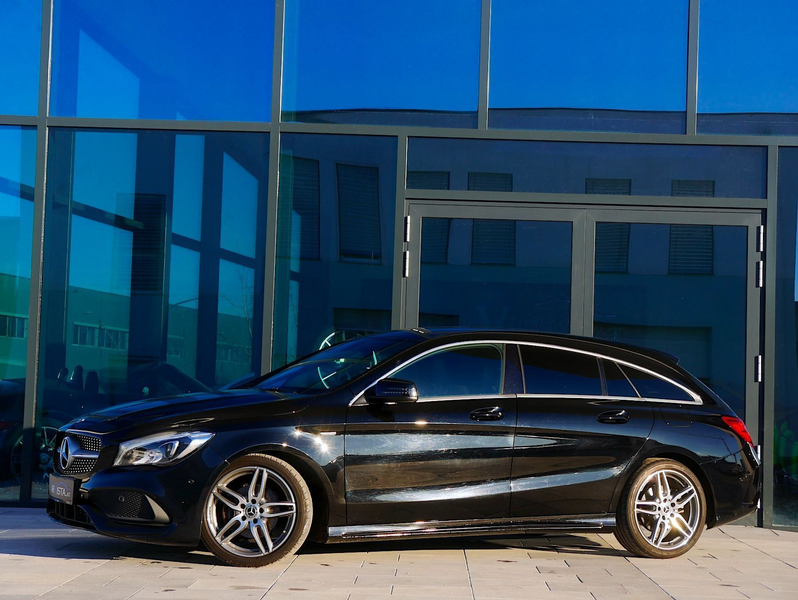 Mercedes-Benz CLA 180 Shooting Brake AMG Line — photo 2
