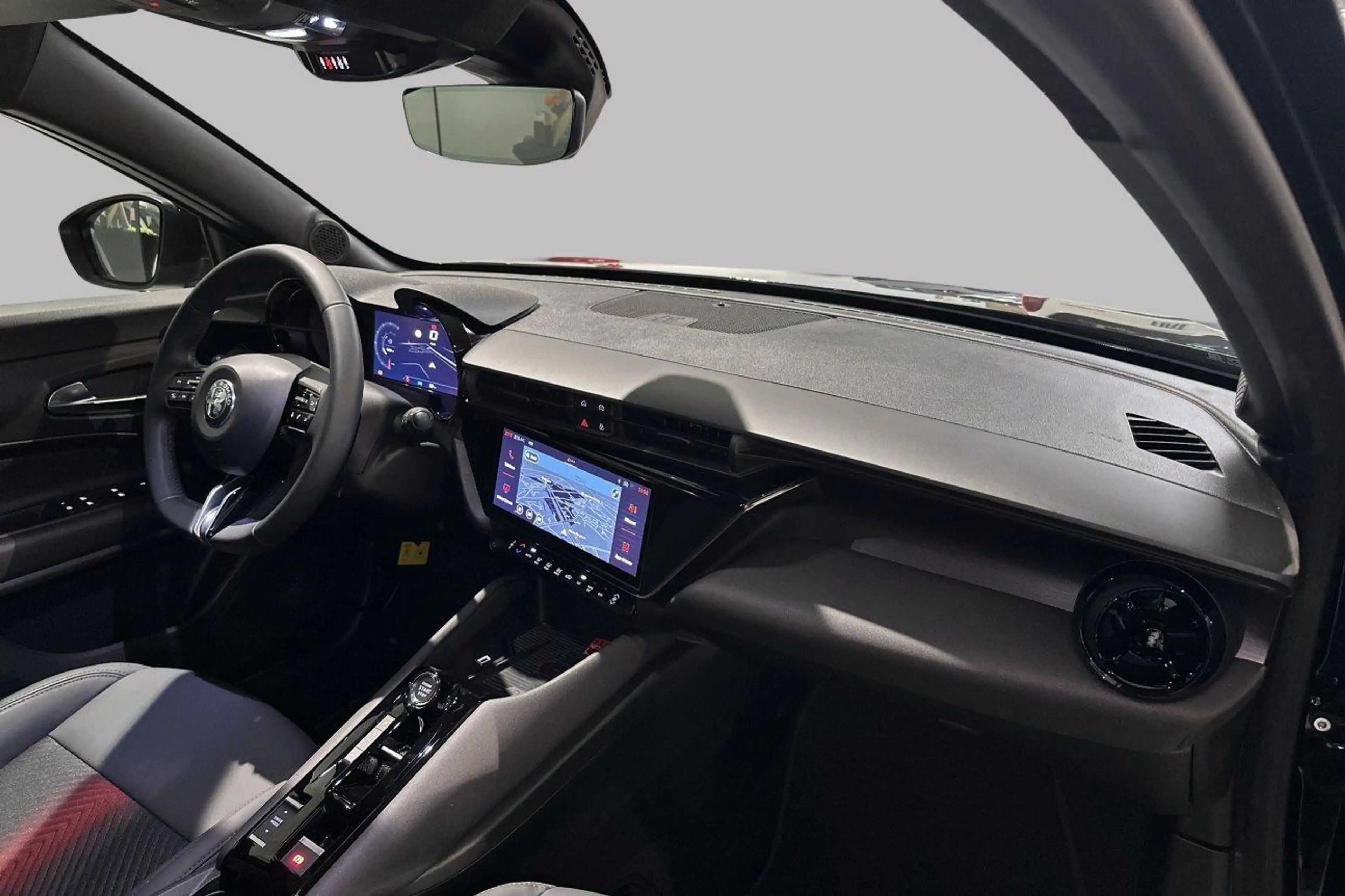 Alfa Romeo Junior Ibrida Hybrid 145 Q4 — photo 2