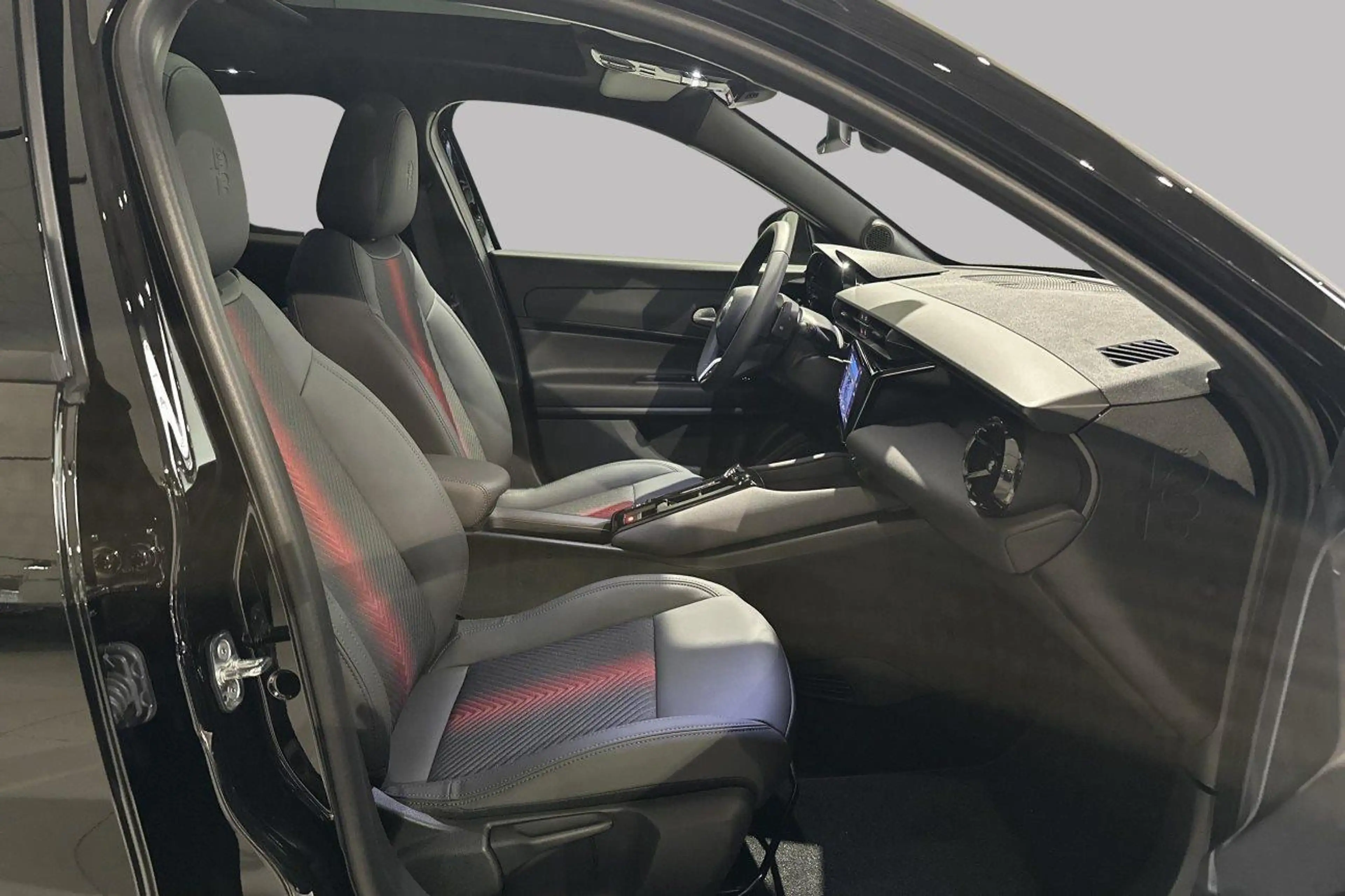 Alfa Romeo Junior Ibrida Hybrid 145 Q4 — photo 8