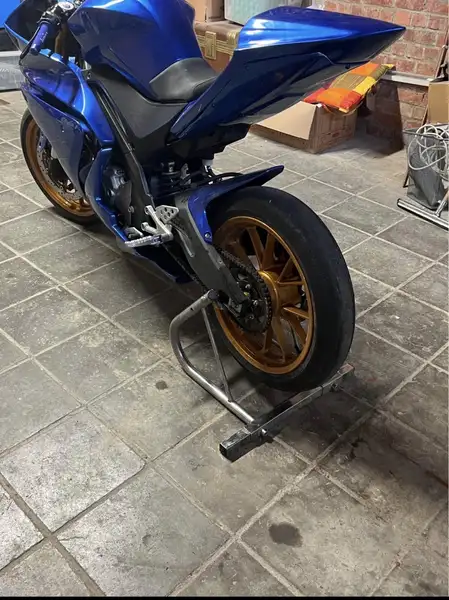 Yamaha YZF-R125 - foto 4
