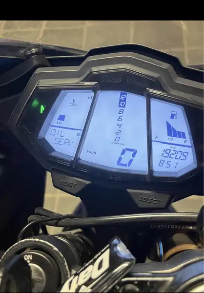 Yamaha YZF-R125 - foto 7