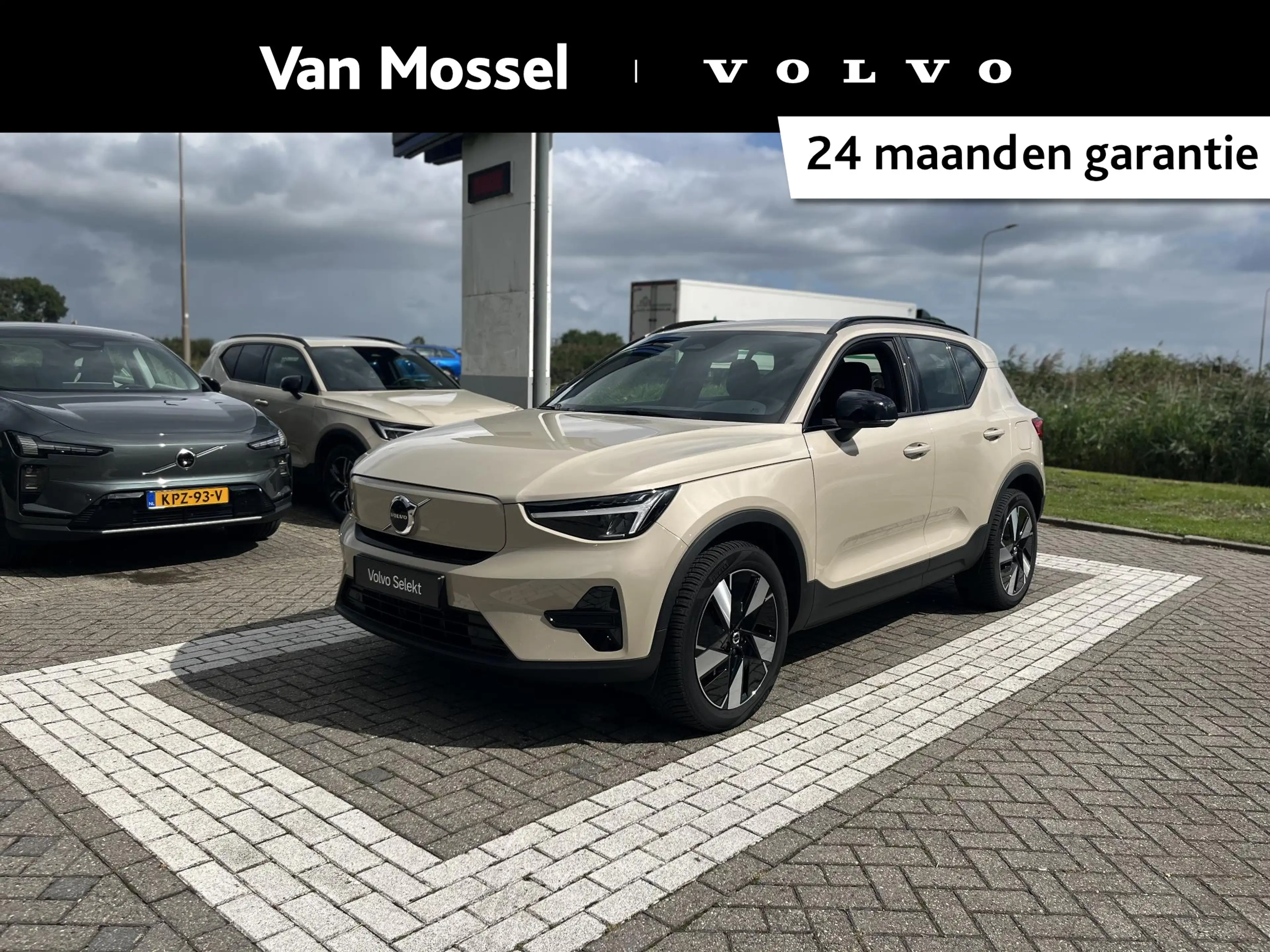 Volvo EX40 Single Motor Extended Range Plus 82 kWh | Parkeerc