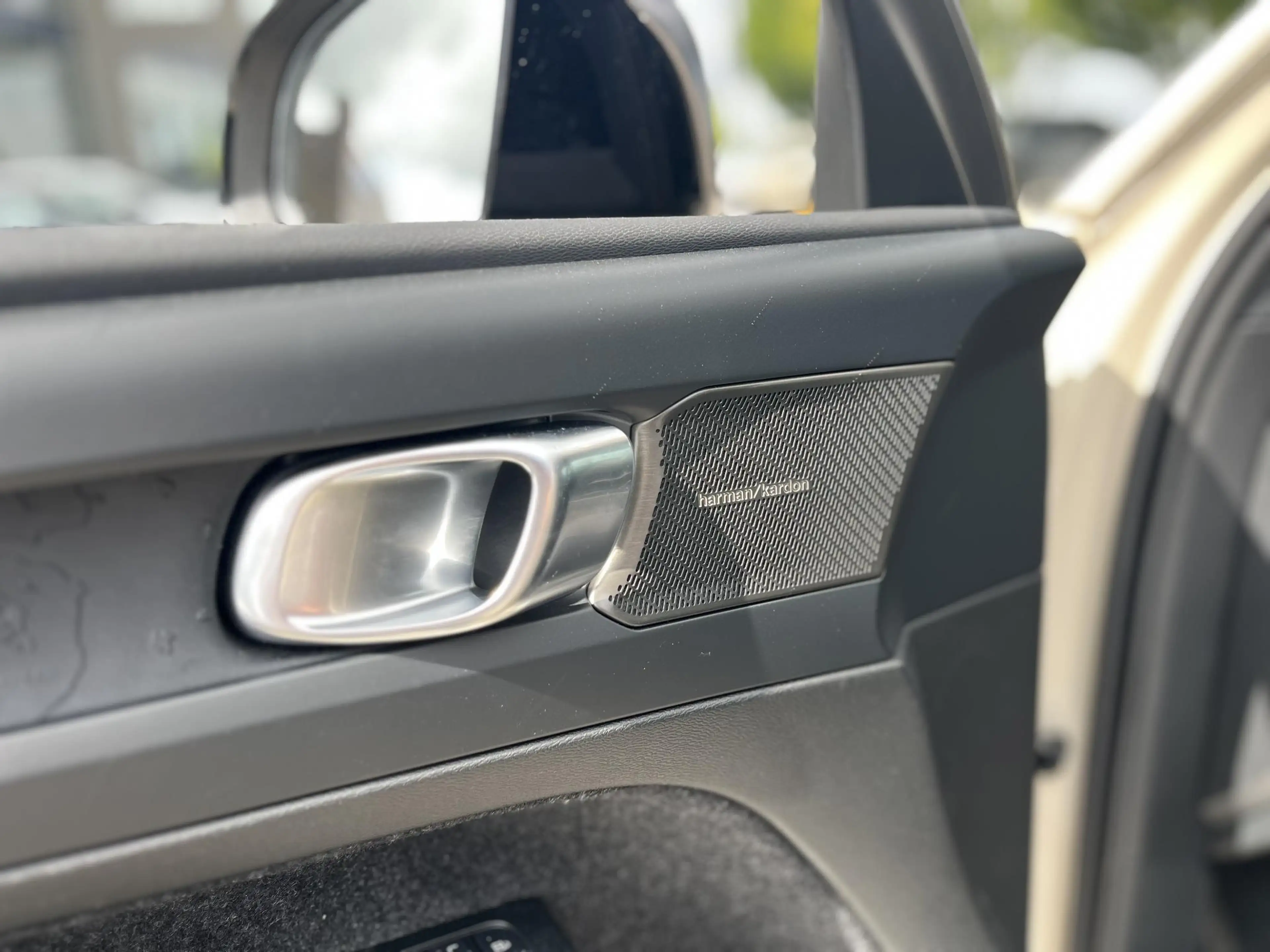 Volvo EX40 Single Motor Extended Range Plus 82 kWh | Parkeerc — photo 5