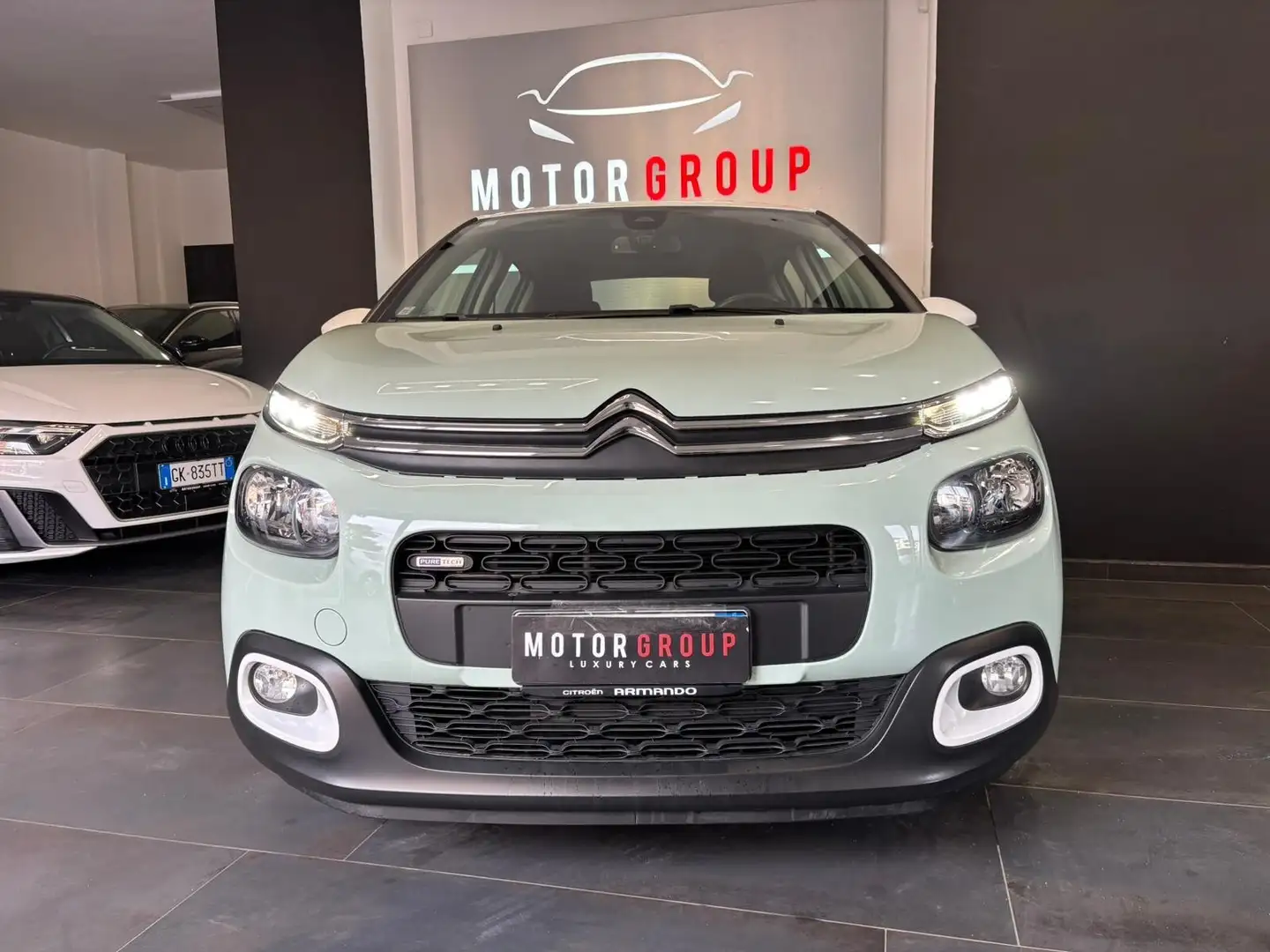 Citroen C3 C3 PureTech 82 Shine Vert - 2
