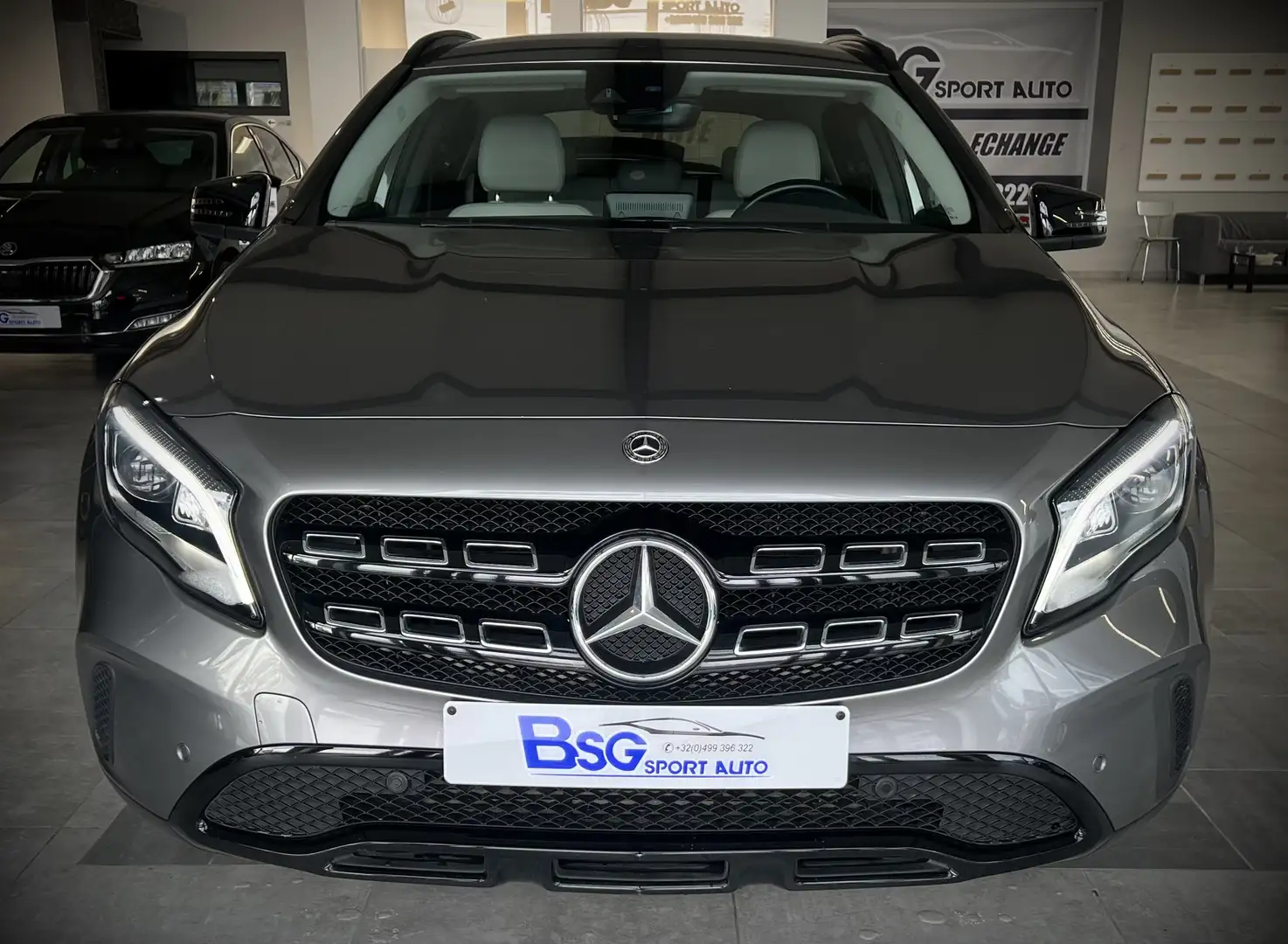 Mercedes-Benz GLA 180 *BOITE AUTO*LED*CAMERA*GPS*CUIR*EURO (6d-T-E-ISC) Grijs - 2