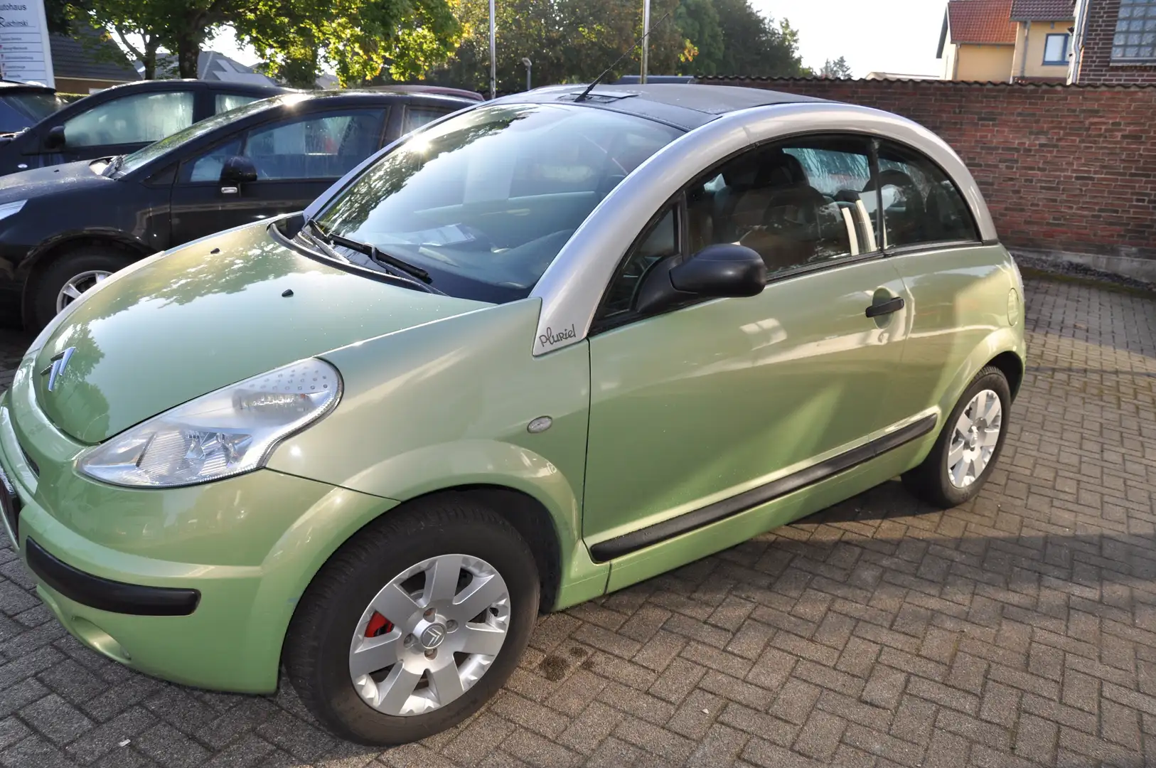 Citroen C3 C3 Pluriel 1.4 LEDER CD ALU Gj Reifen Grün - 2