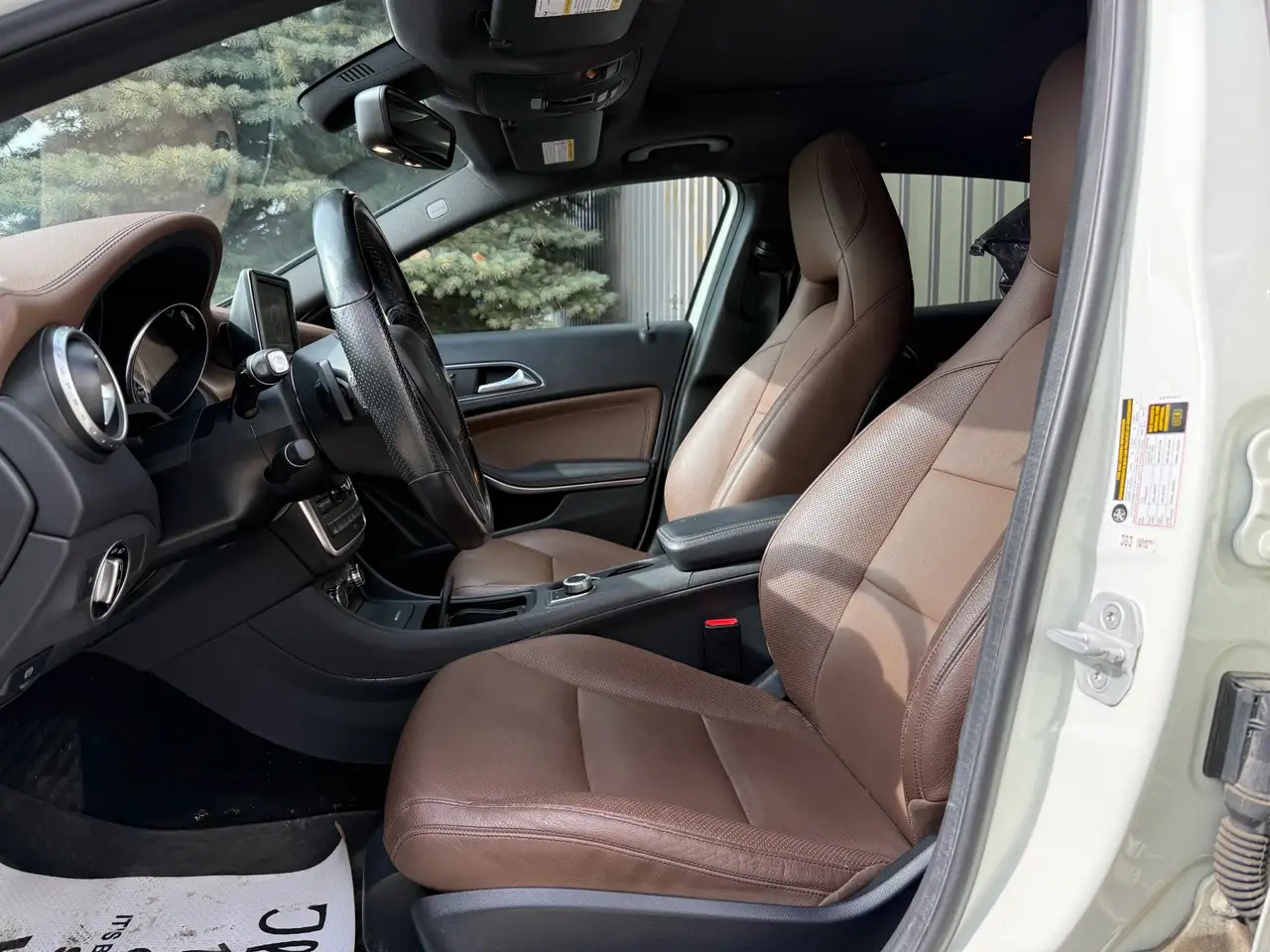 Mercedes-Benz GLA снимка Mercedes-Benz GLA