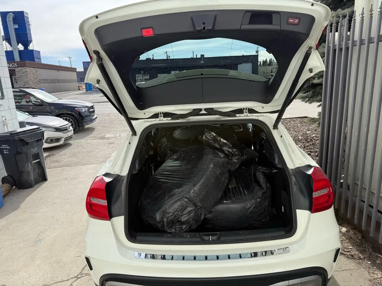 Mercedes-Benz GLA снимка Mercedes-Benz GLA