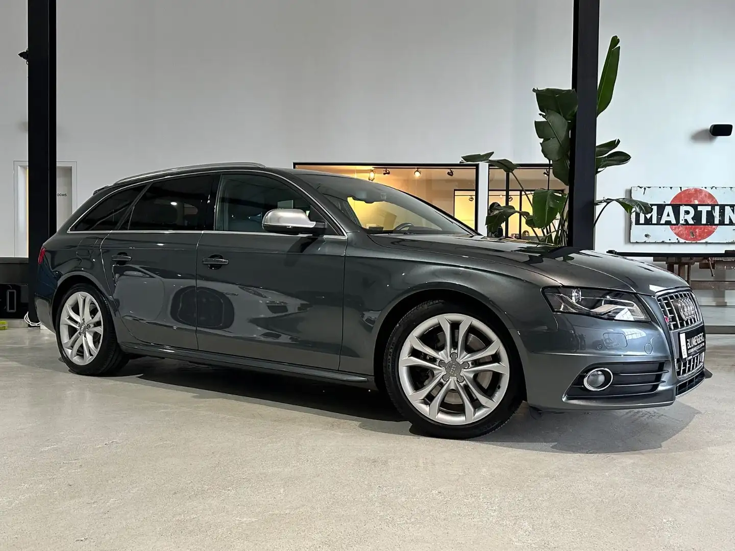 Audi S4 Avant 3.0 TFSI quattro *Pano,AHK,B&O,Tempo* - 2