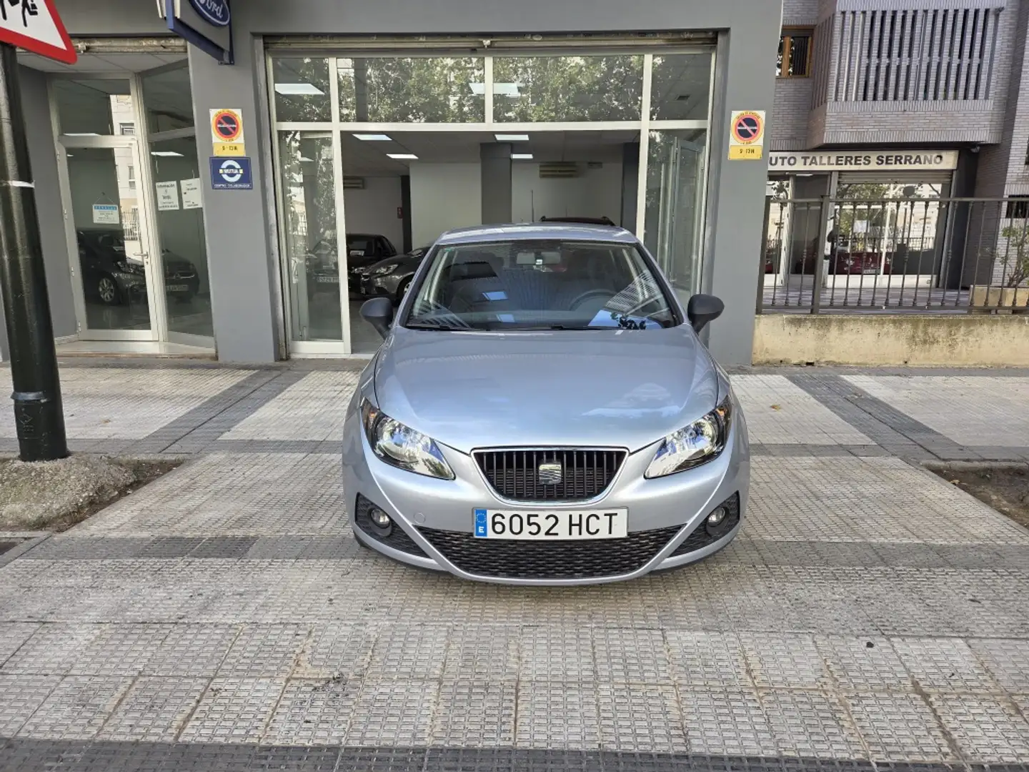 SEAT Ibiza 1.4 Reference Silber - 2