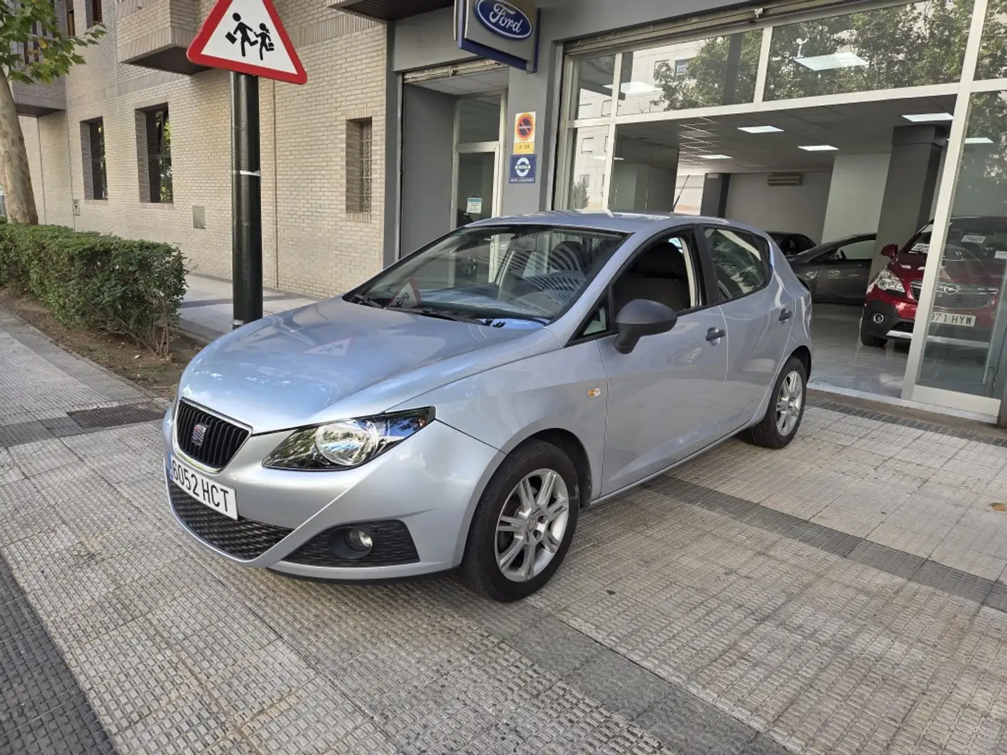 SEAT Ibiza 1.4 Reference Silber - 1