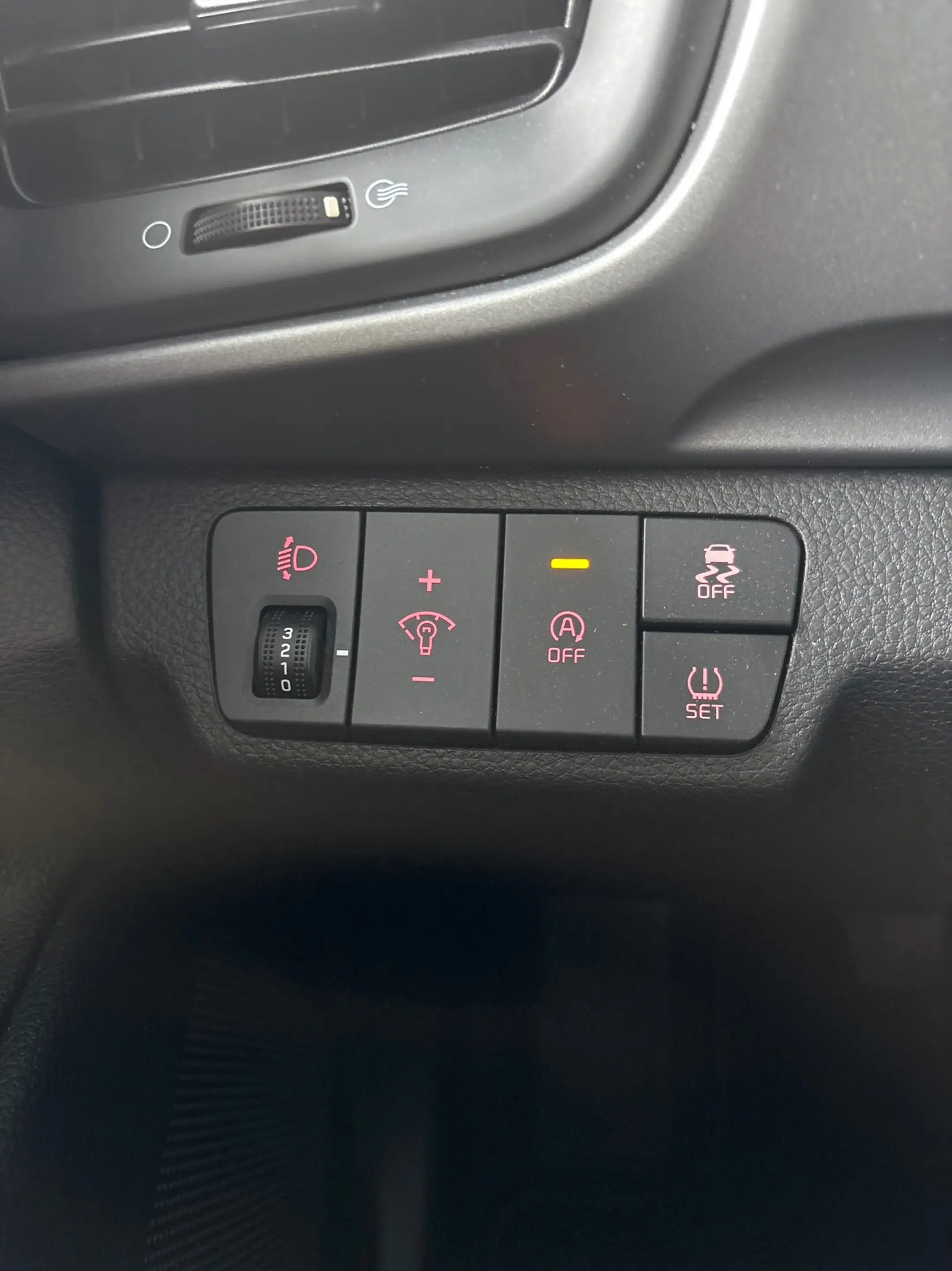 Kia Stonic 1.0 T-GDi MHEV DynamicLine LMV, Carplay, Cruise, P — photo 6