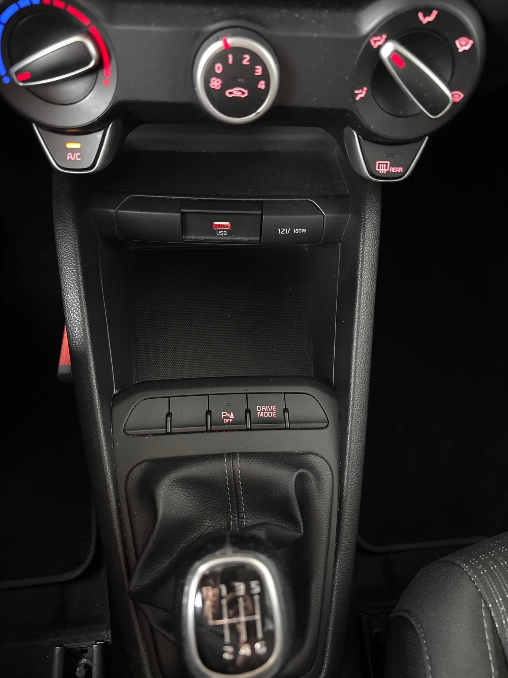 Kia Stonic 1.0 T-GDi MHEV DynamicLine LMV, Carplay, Cruise, P — photo 7
