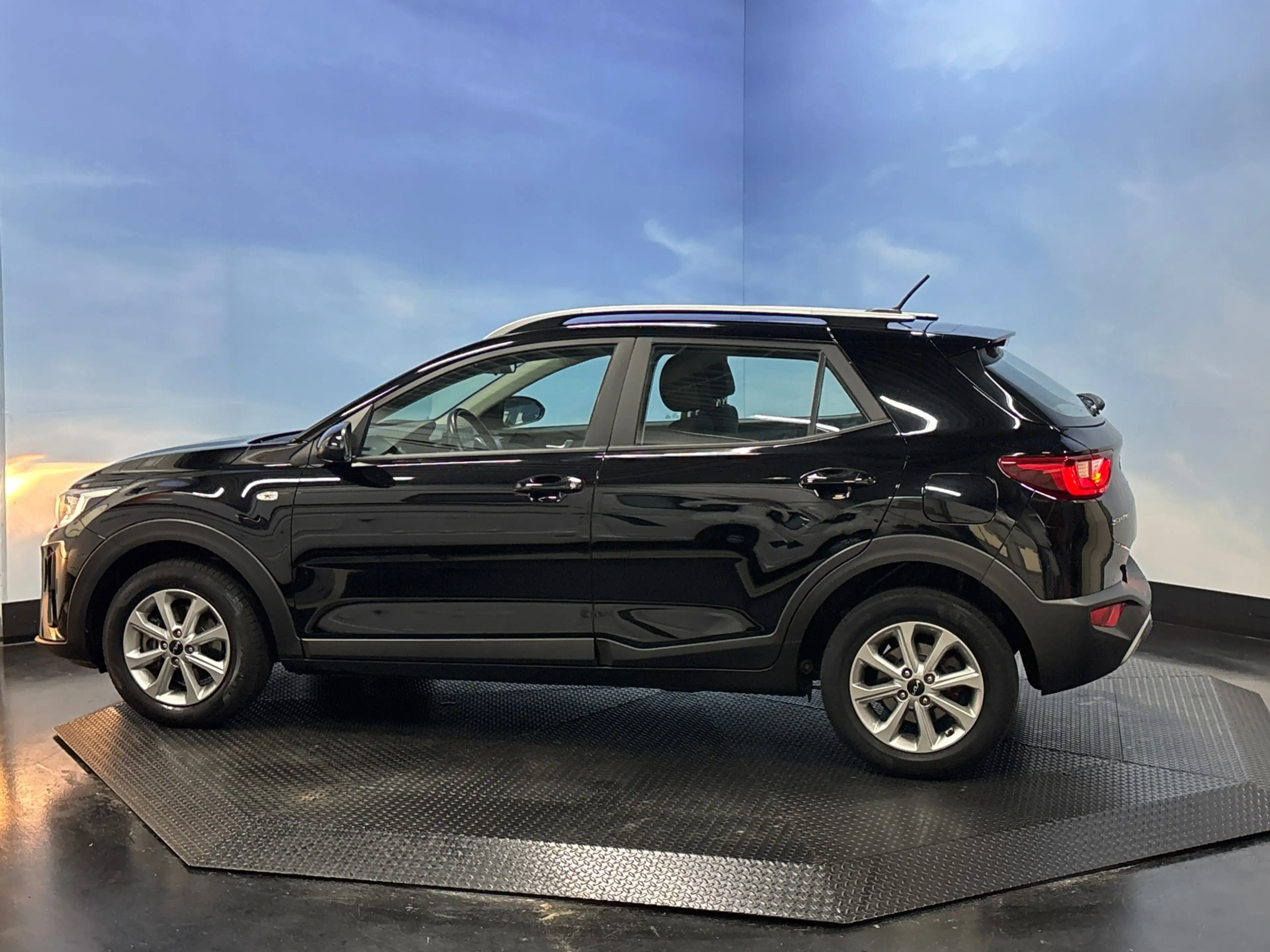 Kia Stonic 1.0 T-GDi MHEV DynamicLine LMV, Carplay, Cruise, P — photo 21