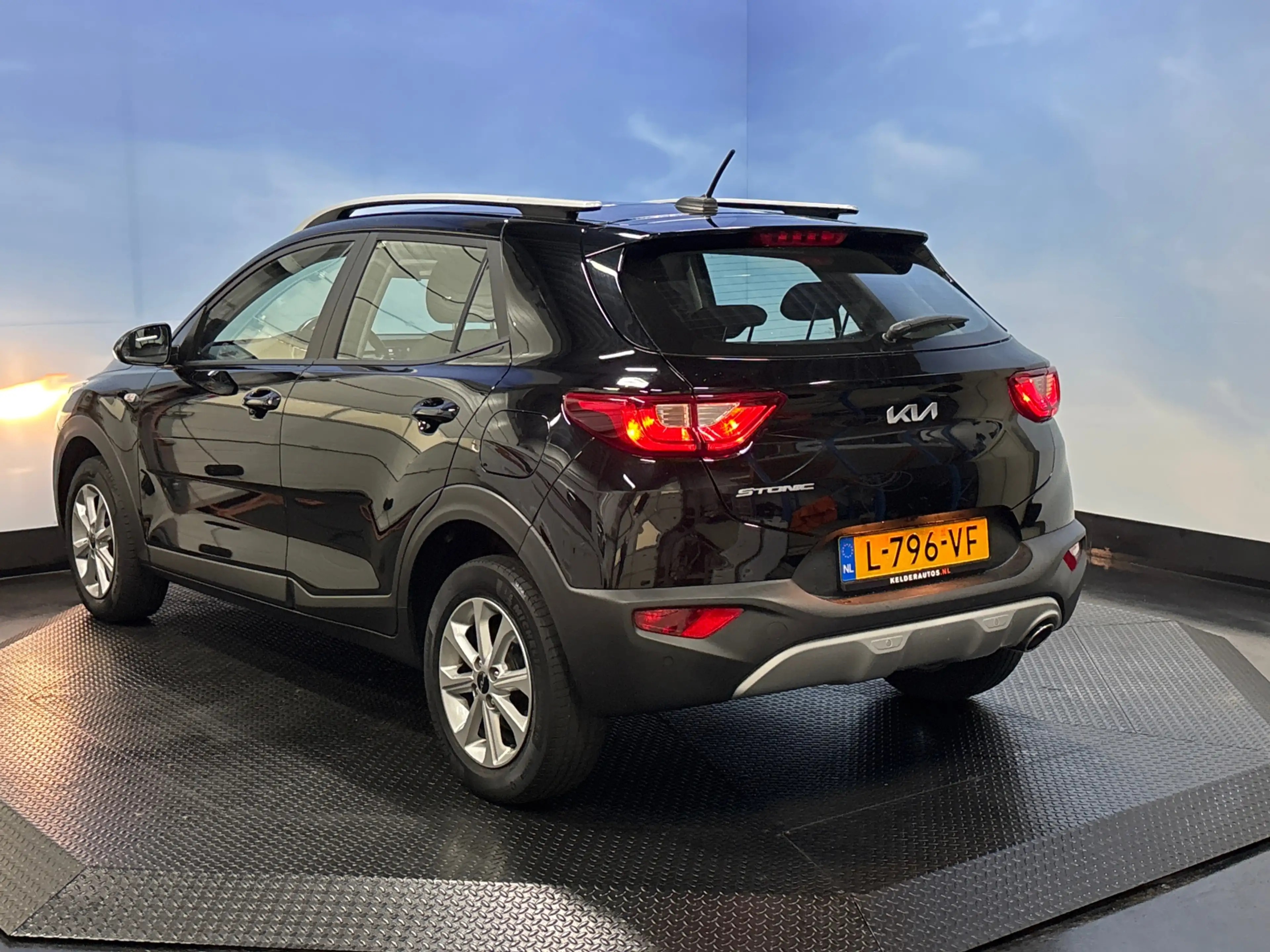 Kia Stonic 1.0 T-GDi MHEV DynamicLine LMV, Carplay, Cruise, P — photo 3