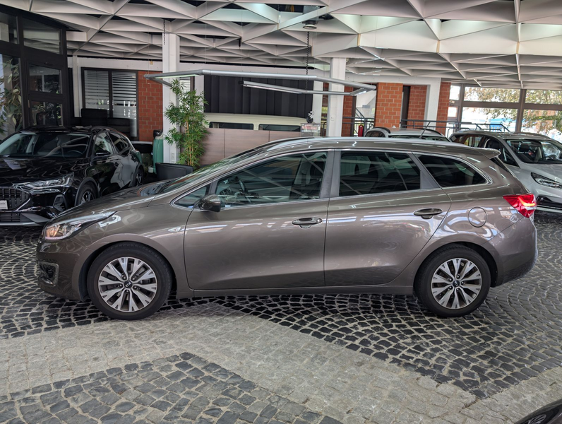 Kia Ceed / cee'd Dream Team 1.6 GDI KAM SHZ XENON NA — photo 5