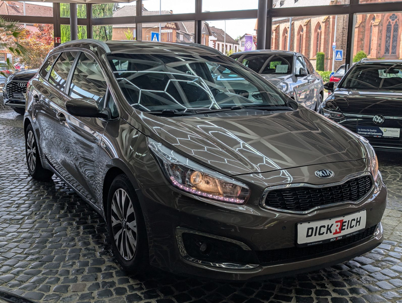 Kia Ceed / cee'd Dream Team 1.6 GDI KAM SHZ XENON NA
