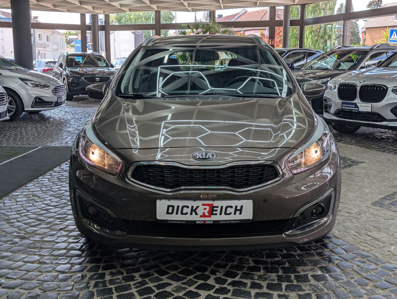 Kia Ceed / cee'd Dream Team 1.6 GDI KAM SHZ XENON NA — photo 3